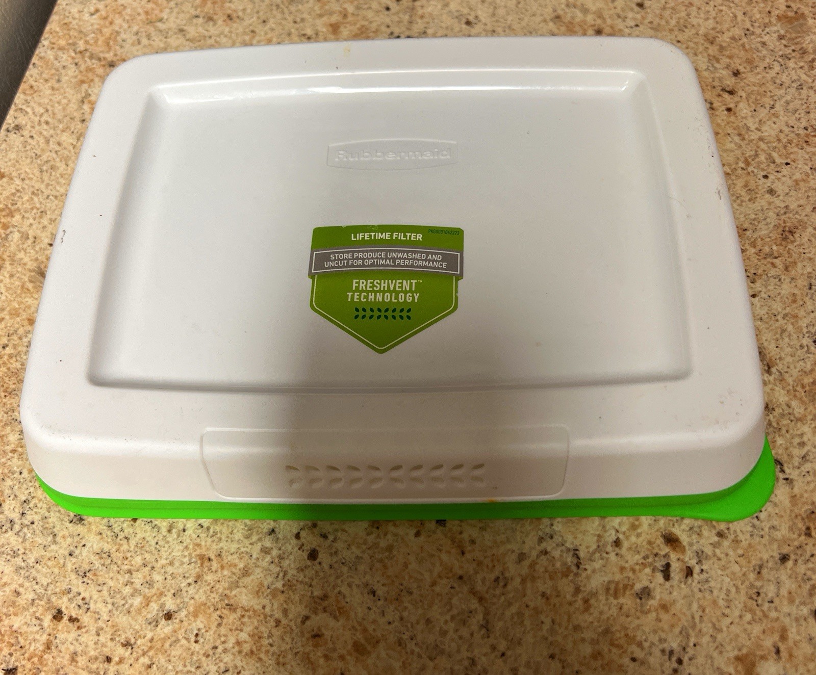 Rubbermaid FreshWorks FreshVent 17.3 Cup 4.1L replacement lid 1X69 LID ONLY