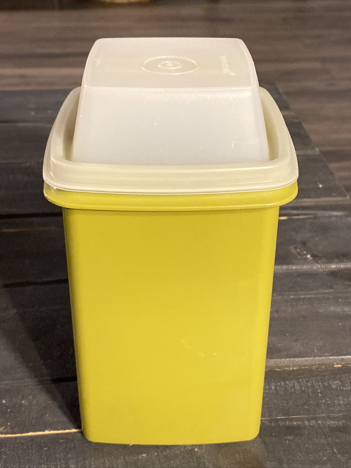 Tupperware Avocado Green Pickle Olive Keeper #1330-3 Vintage