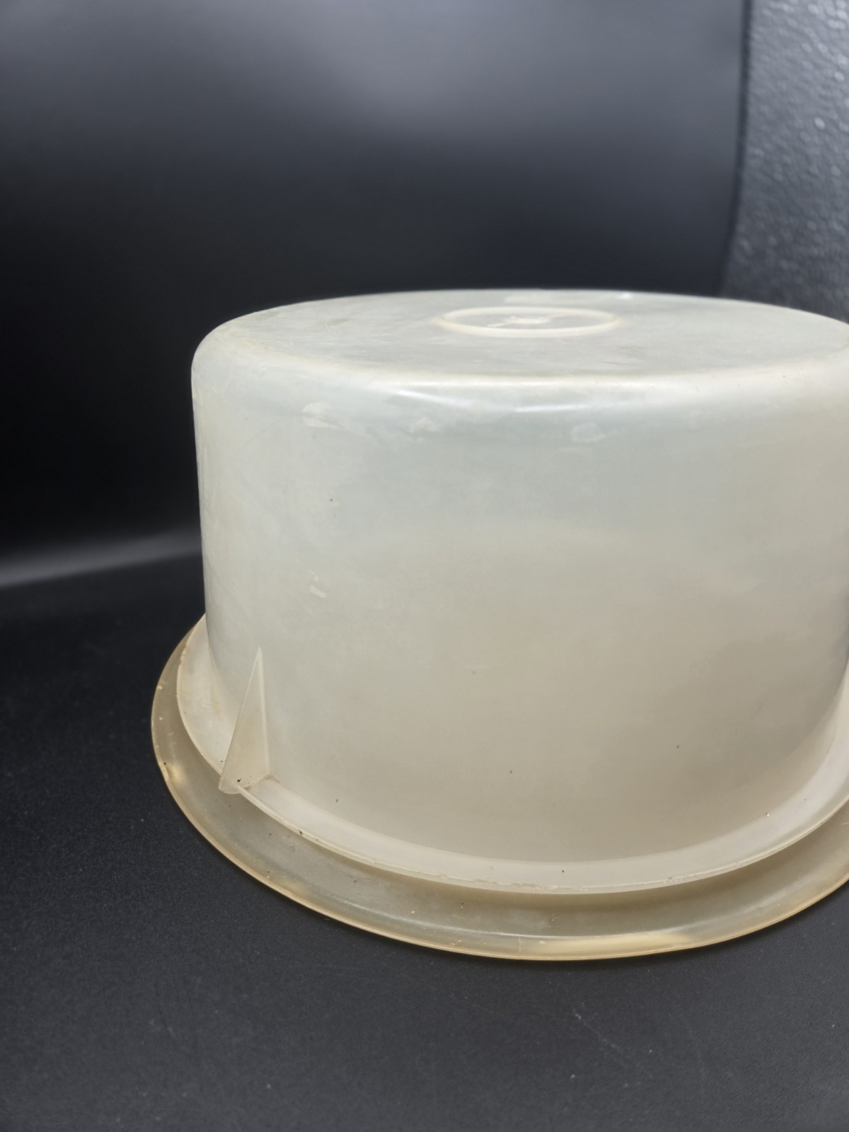 Vintage Tupperware #243-1 Canister Container w/bottom #218-2 Lid Cake Large