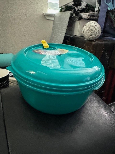 Regent Green 3Qt. Food Storage Container With Lid Party Supply New!!!!
