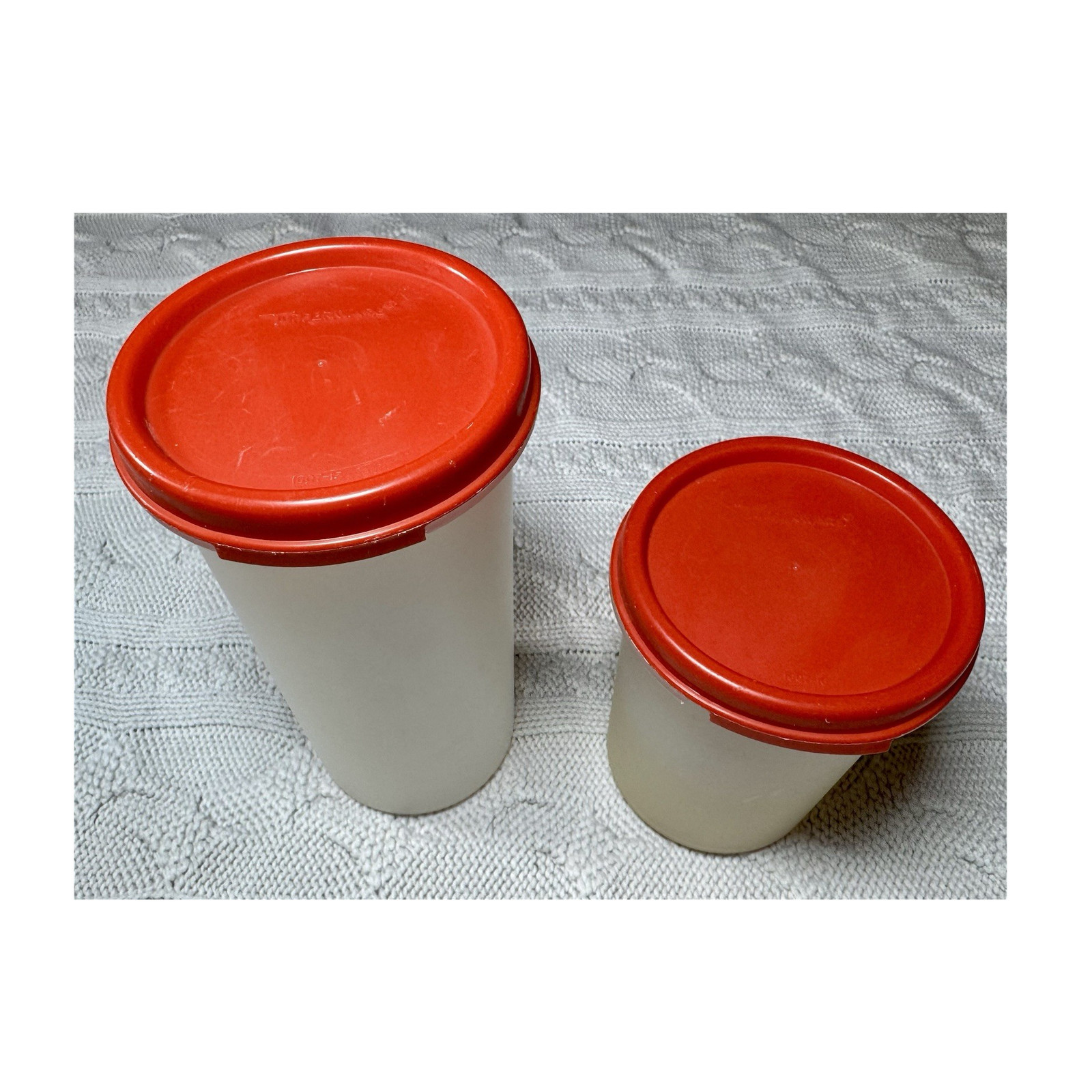 Tupperware Round Storage Container Set 2 Clear Red Snap Lids 22 15 fl oz