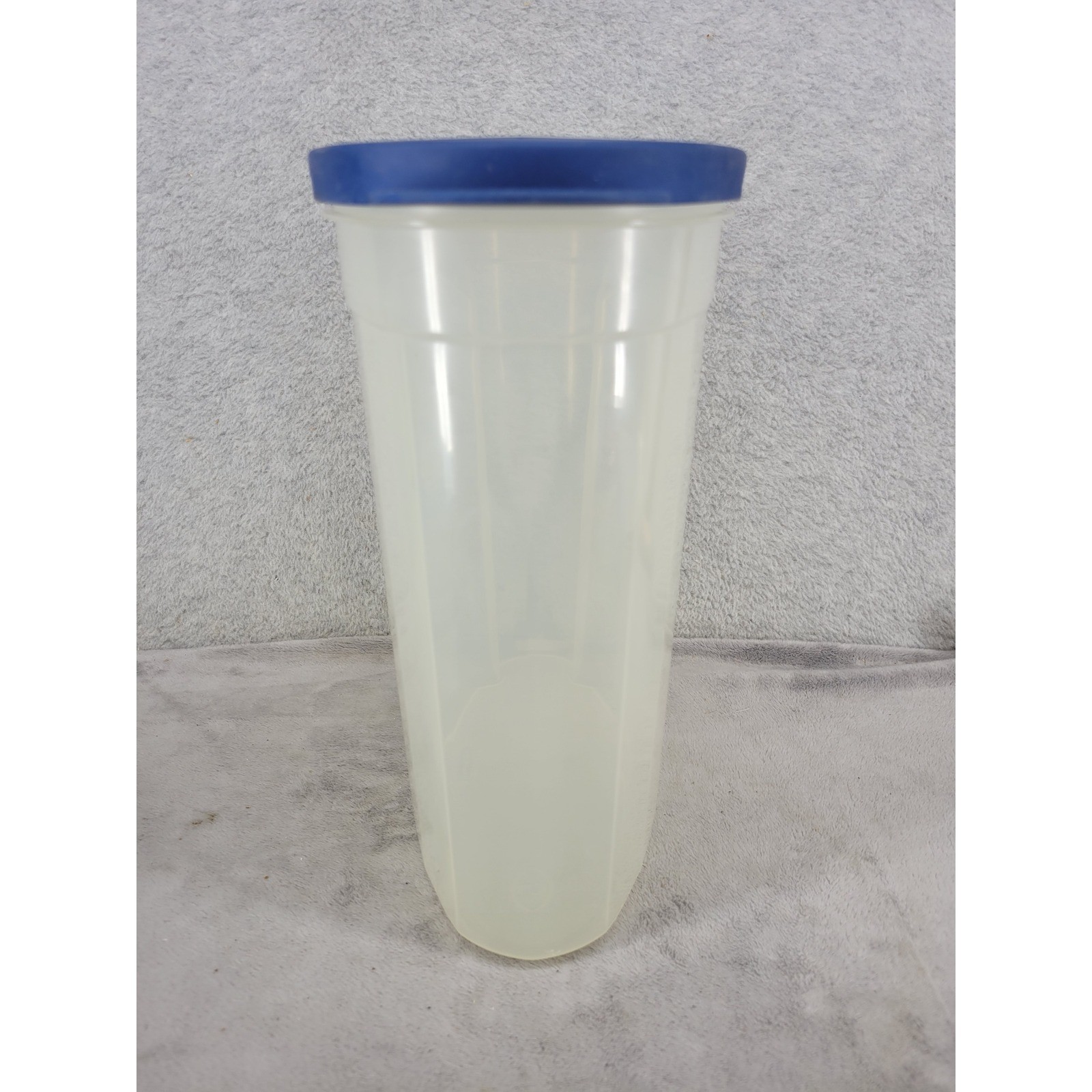 Rubbermaid Cereal Keeper Dry Food Storage Container Clear Blue Flip Top 22 Cup