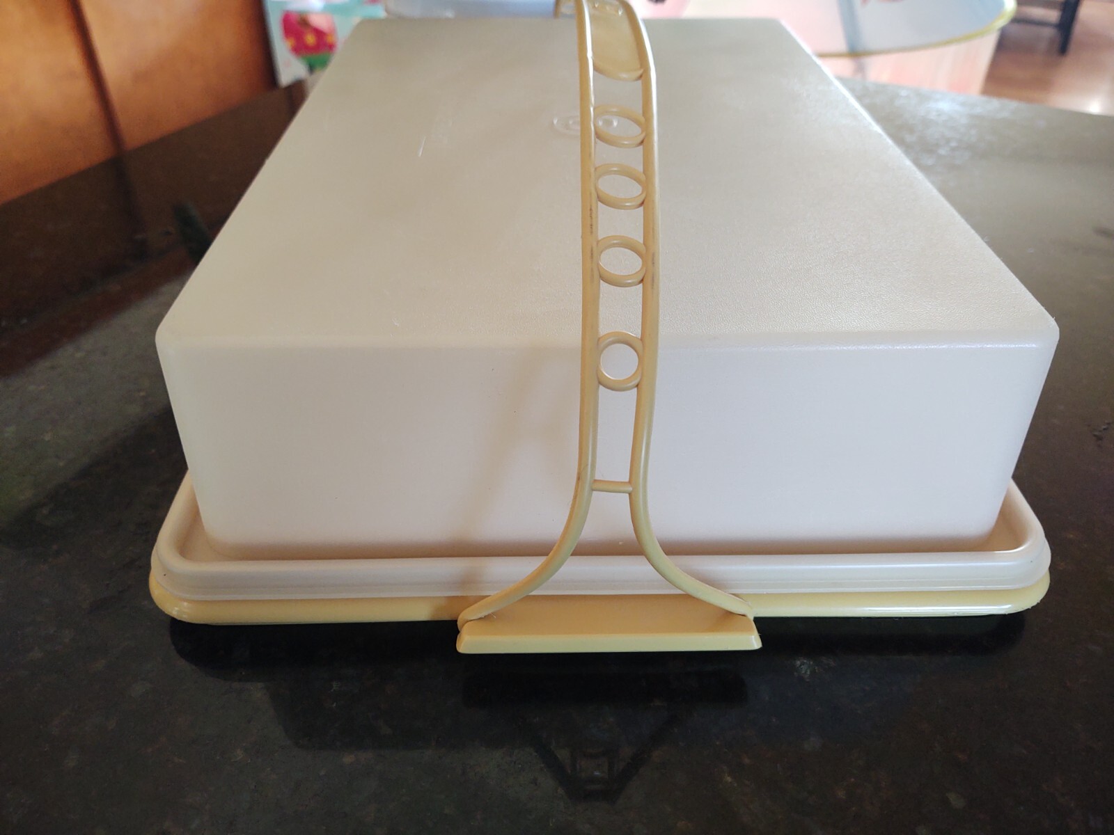 LARGE SHEET CAKE KEEPER CARRIER 3 PIECE SET 13 X 9 HARVEST GOLD TUPPERWARE