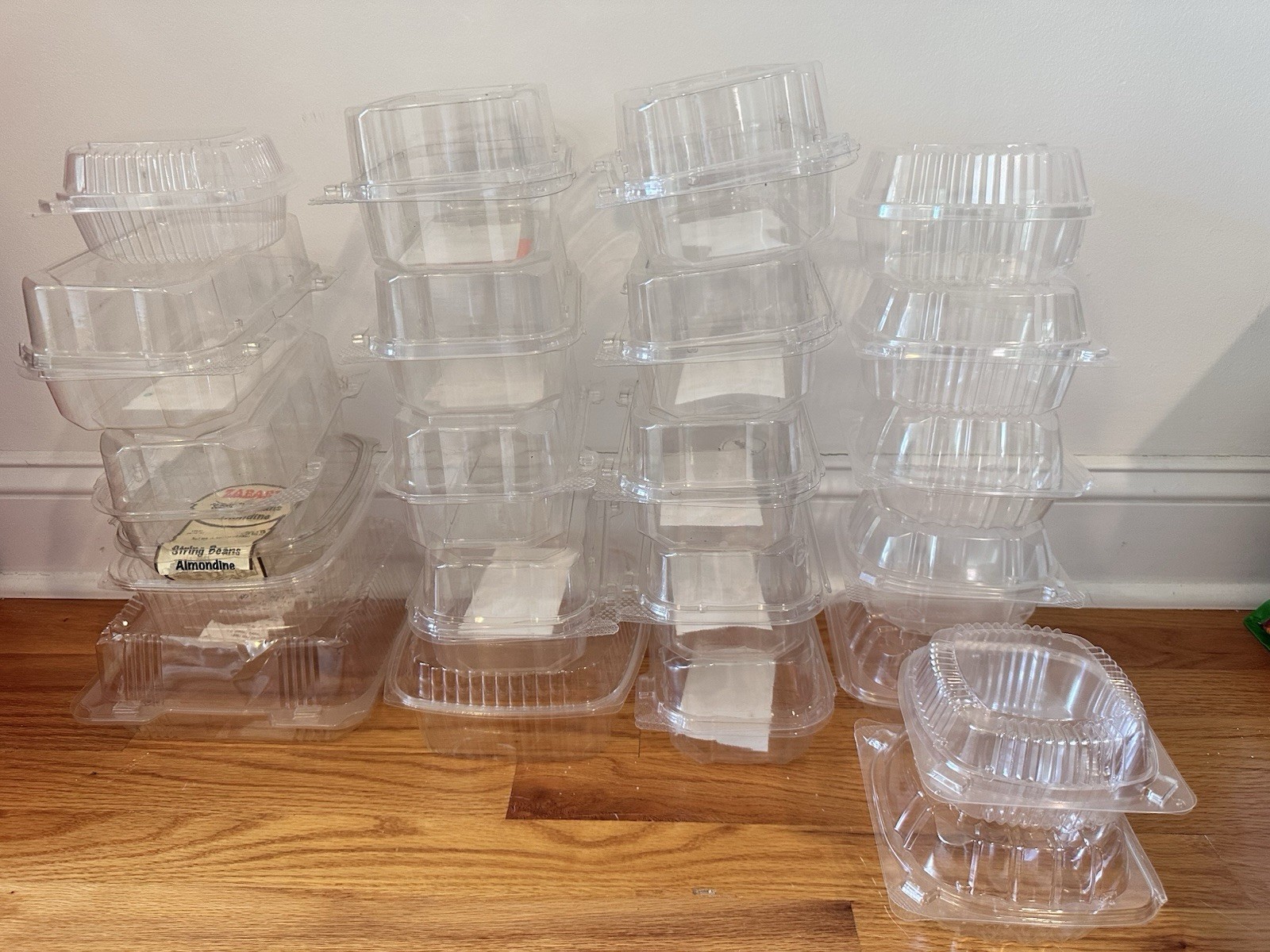 23 Count -1-2Pound Size Strawberry/Berry Basket Clam Shell Container for Refr..