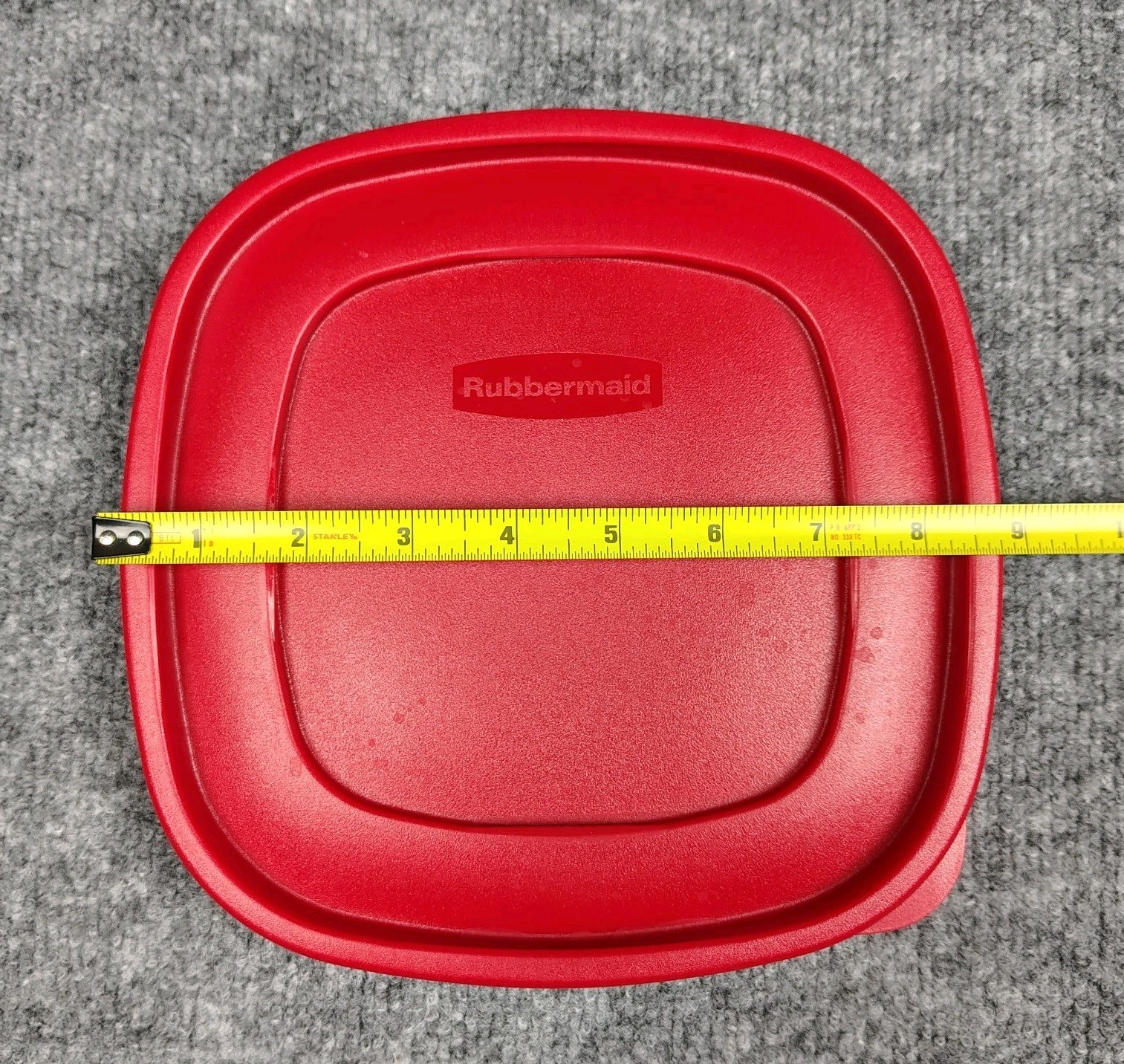 Lot Of 2 Rubbermaid 7J70 Easy Find Red Food Container Replacement Lids ONLY