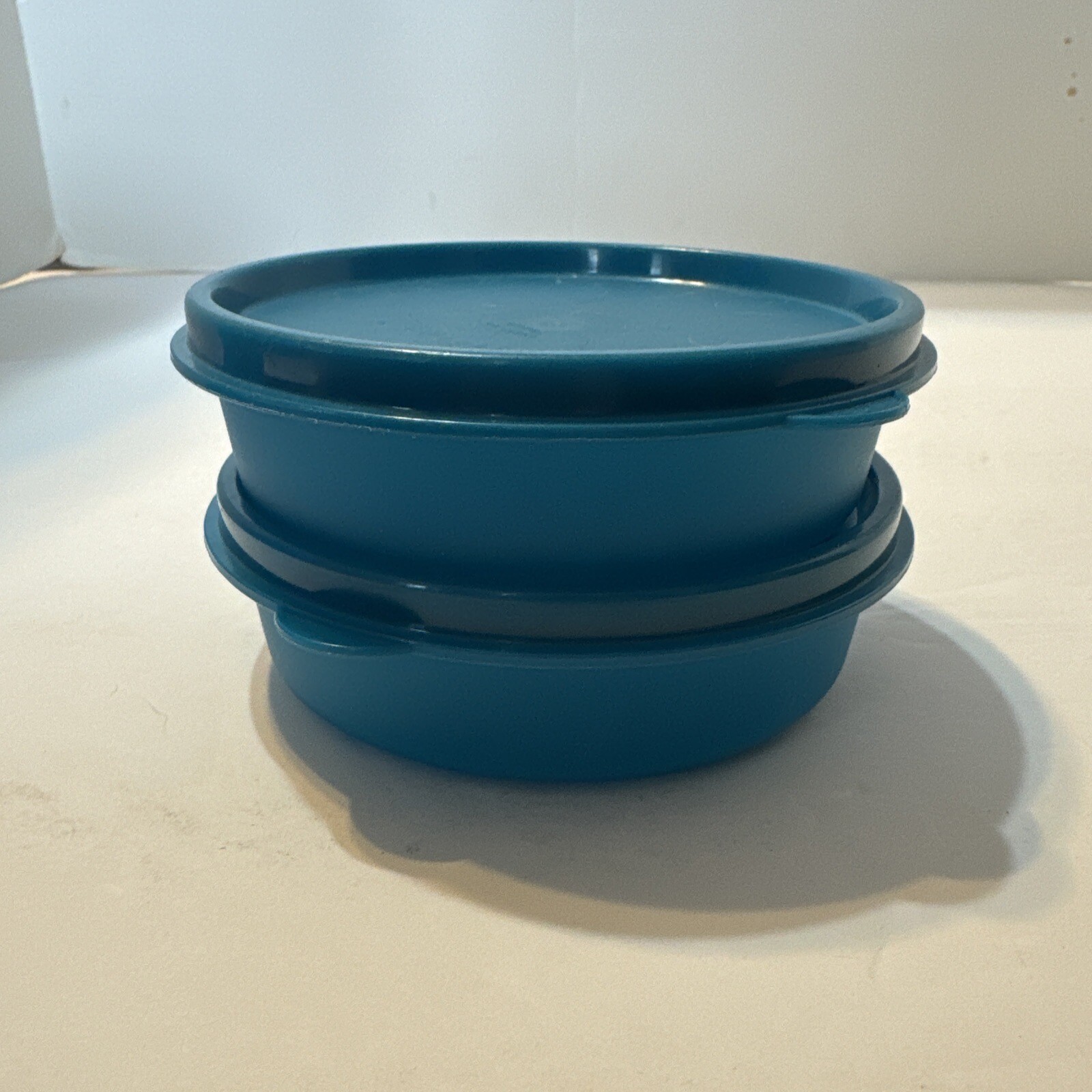 4 Tupperware Refrigerator Bowls 148D & 1286 Plus Seals Little Wonders Blue Aqua