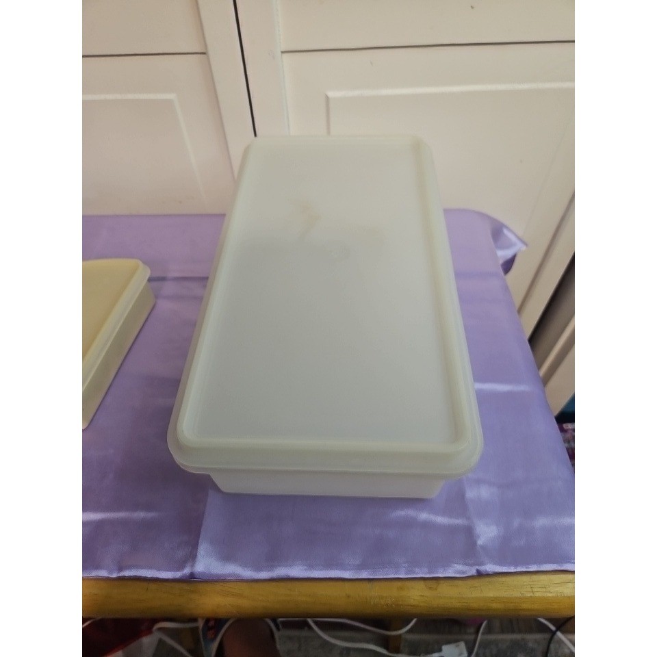 Vintage Tupperware Bread Keeper and Pie Slice Wedge Container Set White 2pc