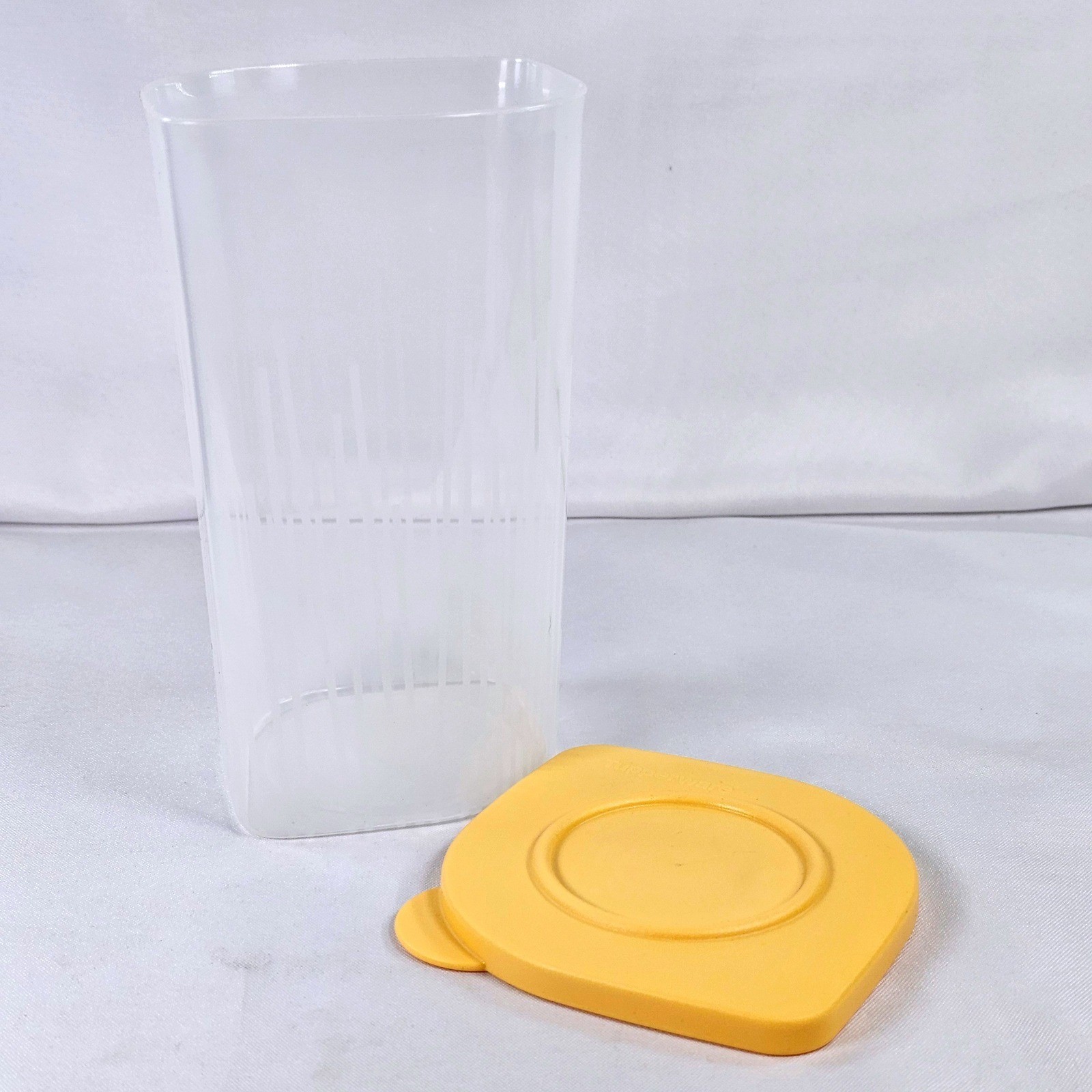 Tupperware Fresh N Cool Modular Mates Oval 3 Canister 1.7L Yellow Lid 5058A-2