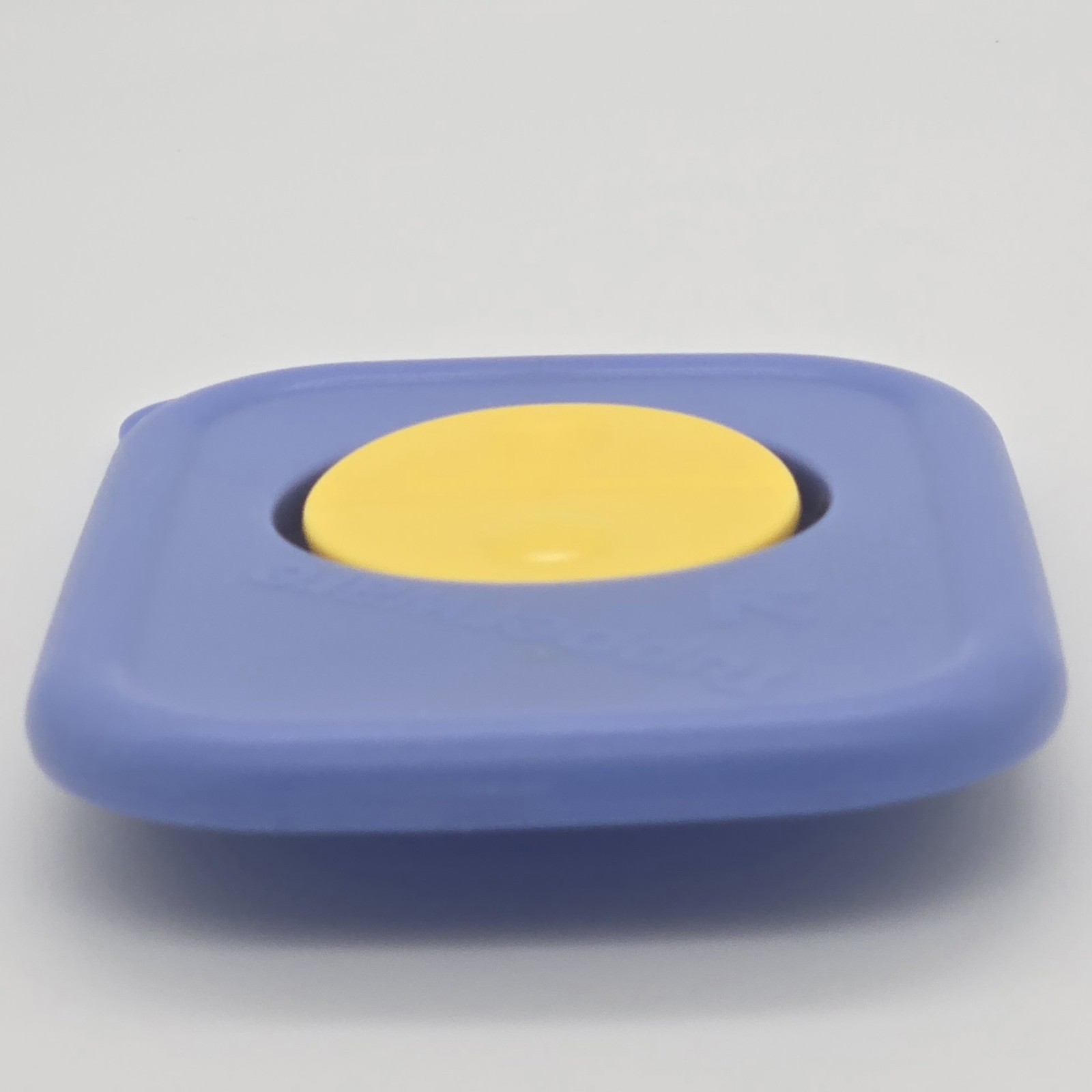 Tupperware 5″ x 3.75″ Rock n Serve Replacement Lid 3388A-5 Vented Rectangle Blue