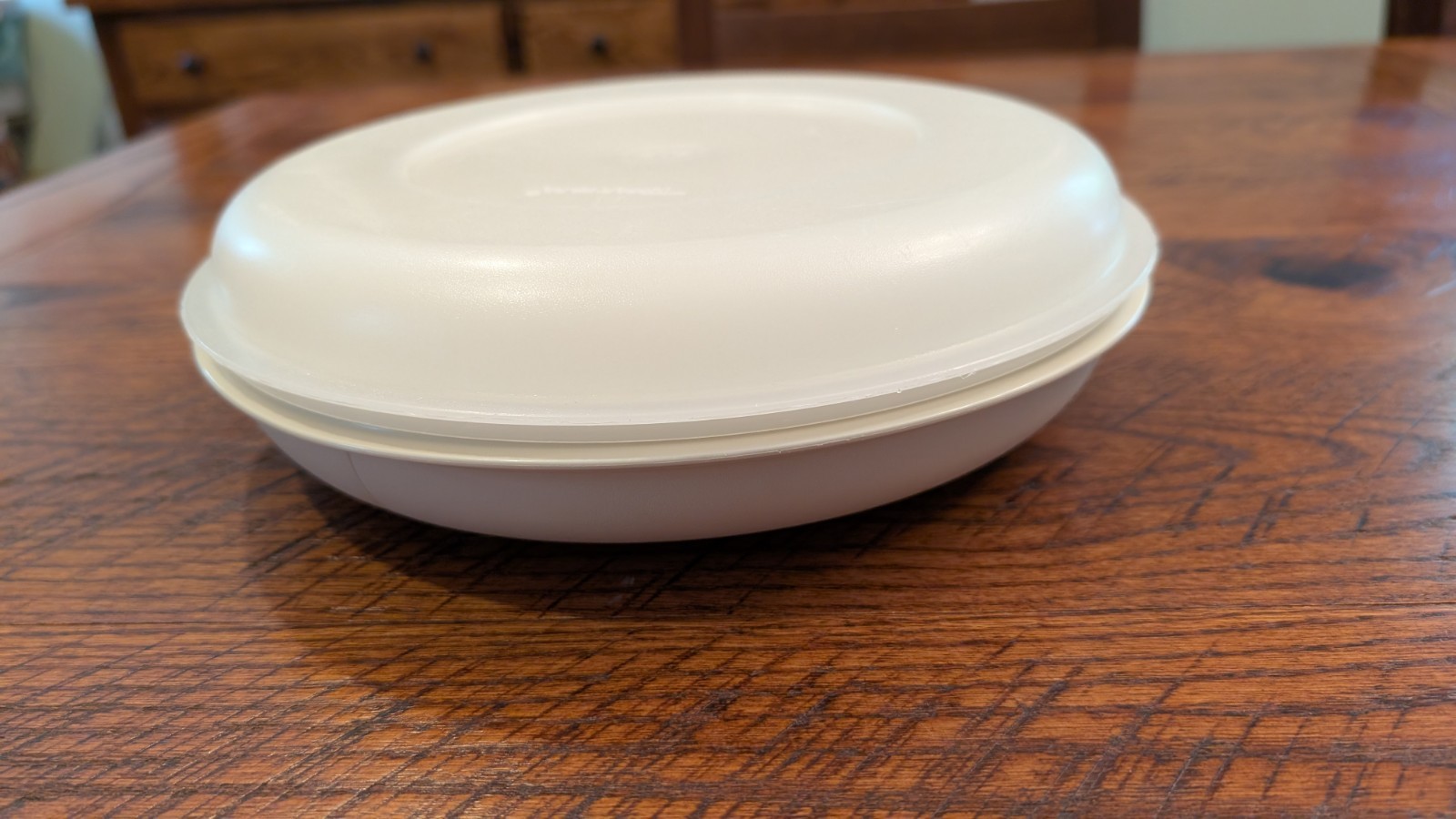 Vintage Tupperware Divided Fruit Veggie Dip Tray Dome Lid Holds Ice Beige #1709