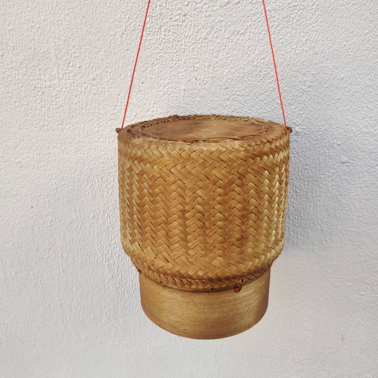 Sticky rice basket made from bamboo Comes with a cloth to put the sticky rice in