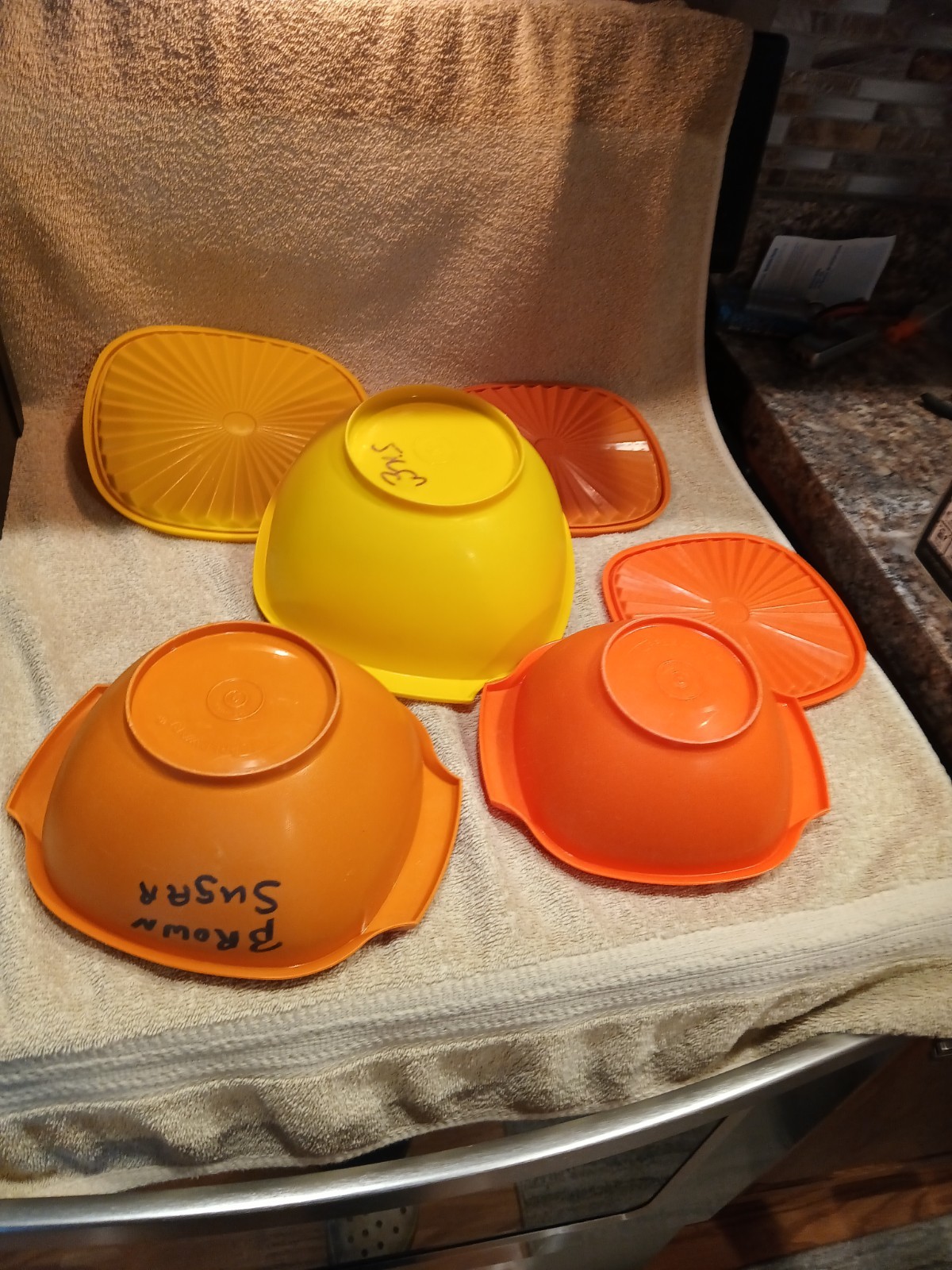 Tupperware SERVALIER SERVING HANDLED BOWLS bowl Vintage 3 Pc Set + Seals Harvest