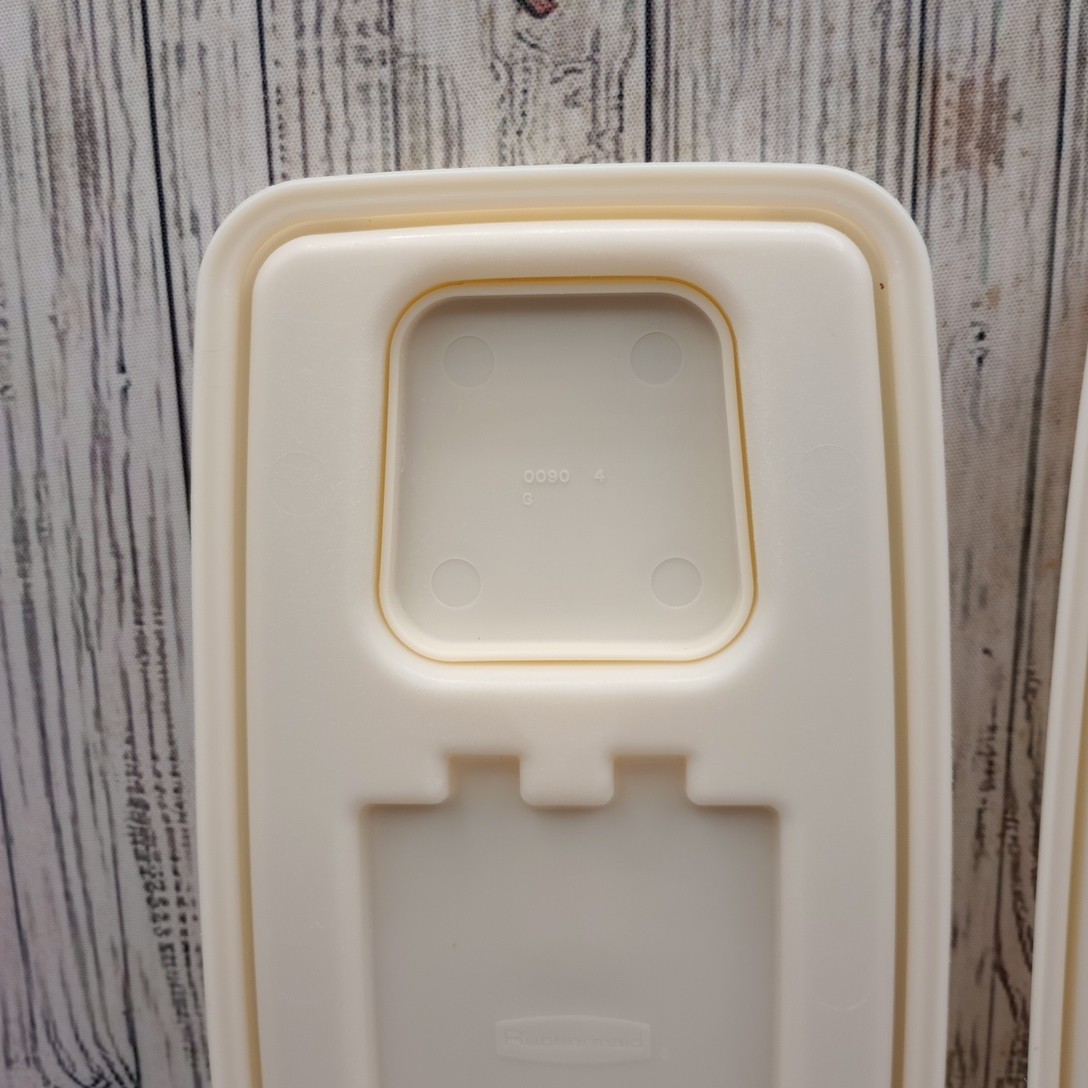 Rubbermaid Servin Saver 0089 #3 Cereal Keeper Almond Flip Top Lid Vtg Lot of 2