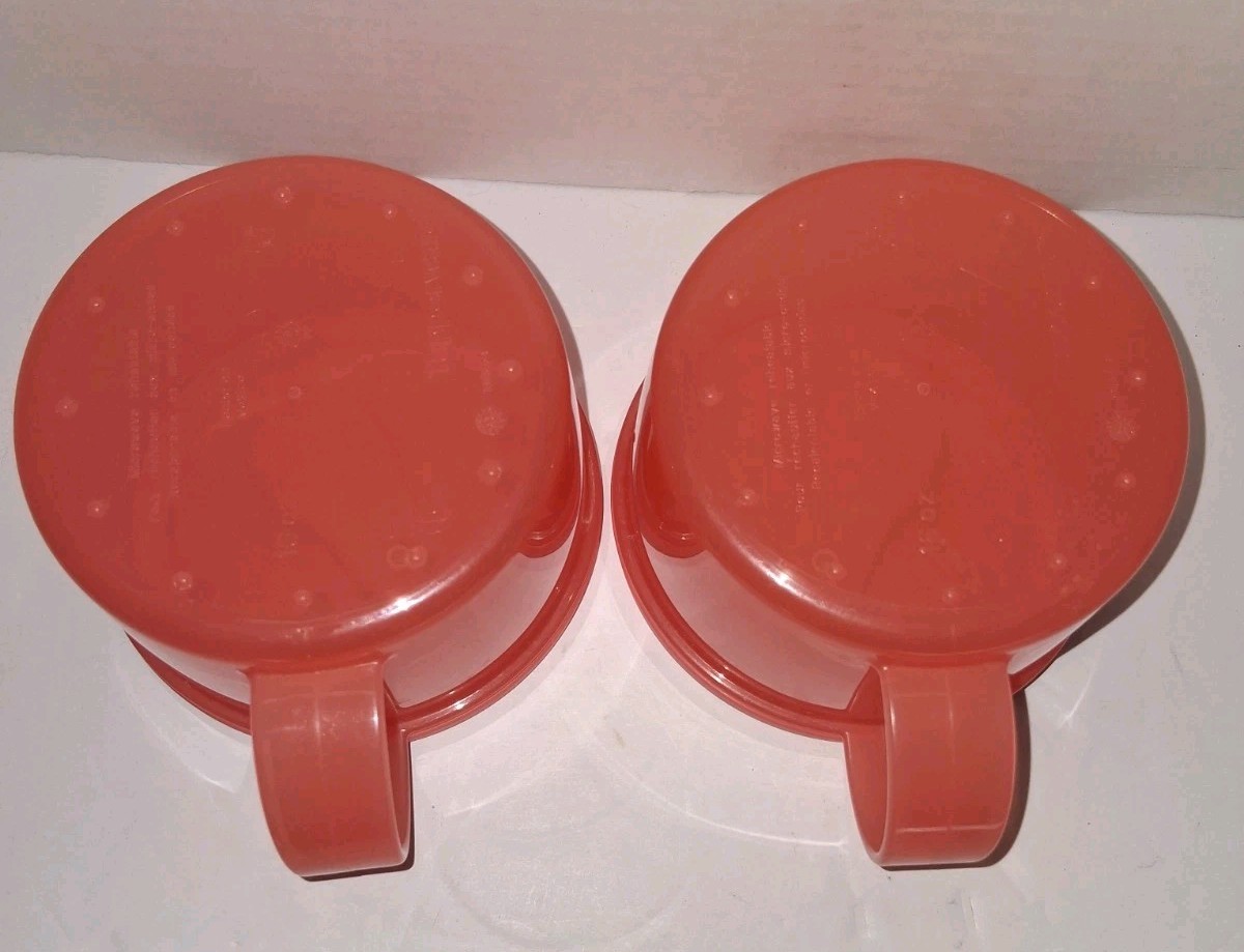 Tupperware Crystalwave Soup Mugs with Stain Guard Coral 16oz Lot Of 2