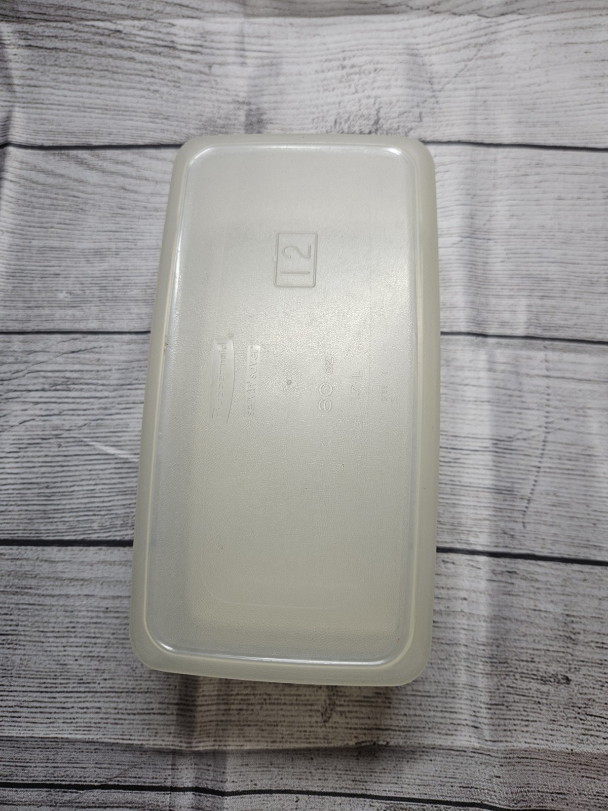 Rubbermaid Servin Saver #12 Rectangle Container – 60 oz (1.7L) – Sheer w/ Beige