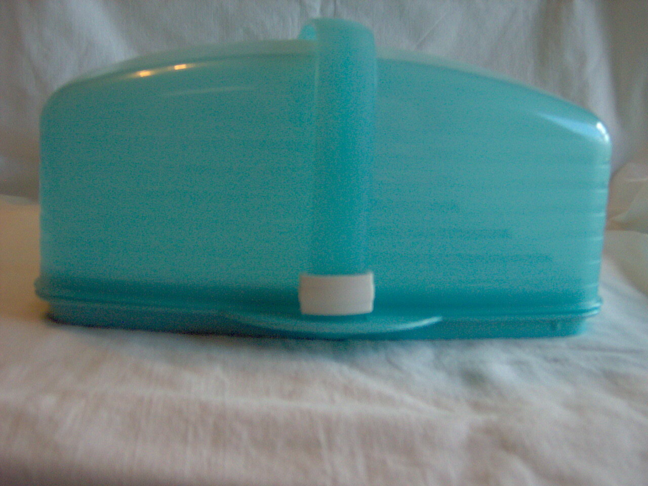 TUPPERWARE RECTANGLE CAKE CUPCAKE TAKER KEEPER SAVER CONTAINER #1361 Lock Handle