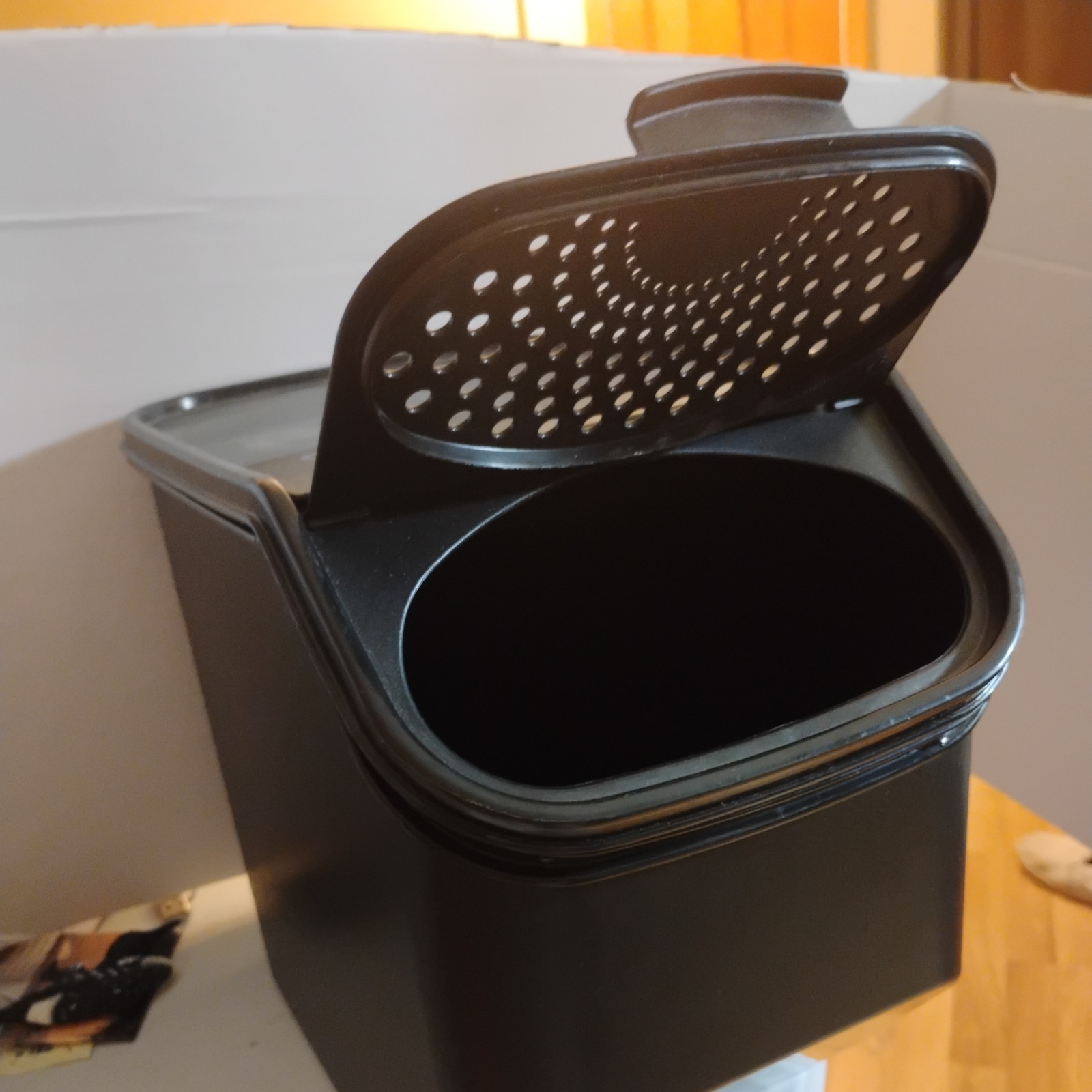 Tupperware Potato Onion Smart Stackable Storage Container Keeper Black 5.5/8.3L