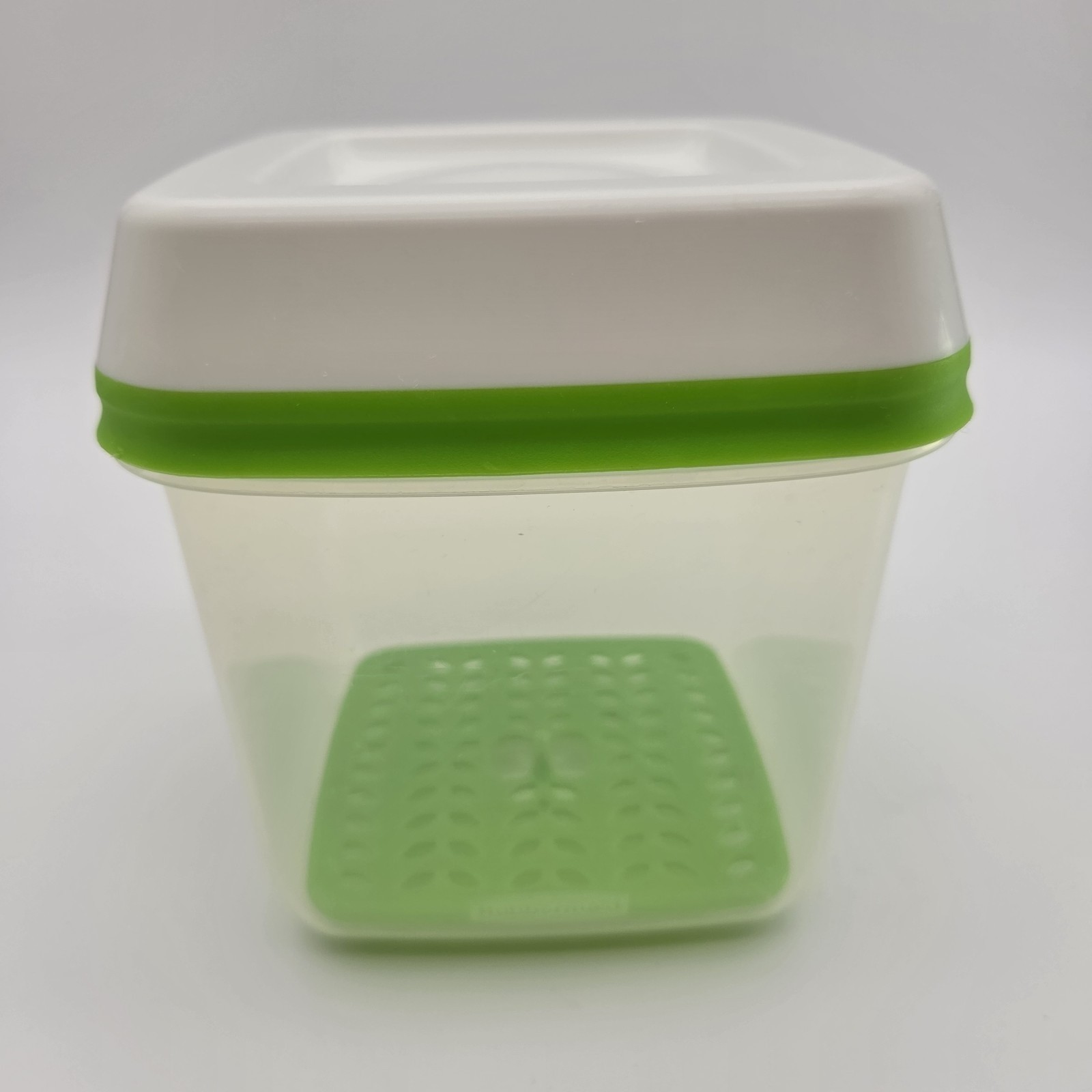 Rubbermaid FreshWorks Containers Produce Saver Vented Lids 6.3 Cups Set Of 2