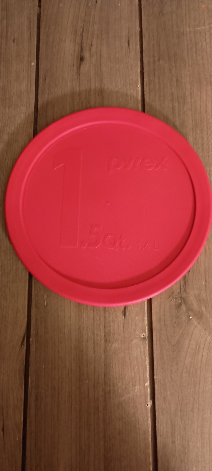 Pyrex 323-PC Round Red Replacement Lid 1.5 Qt 8.5″