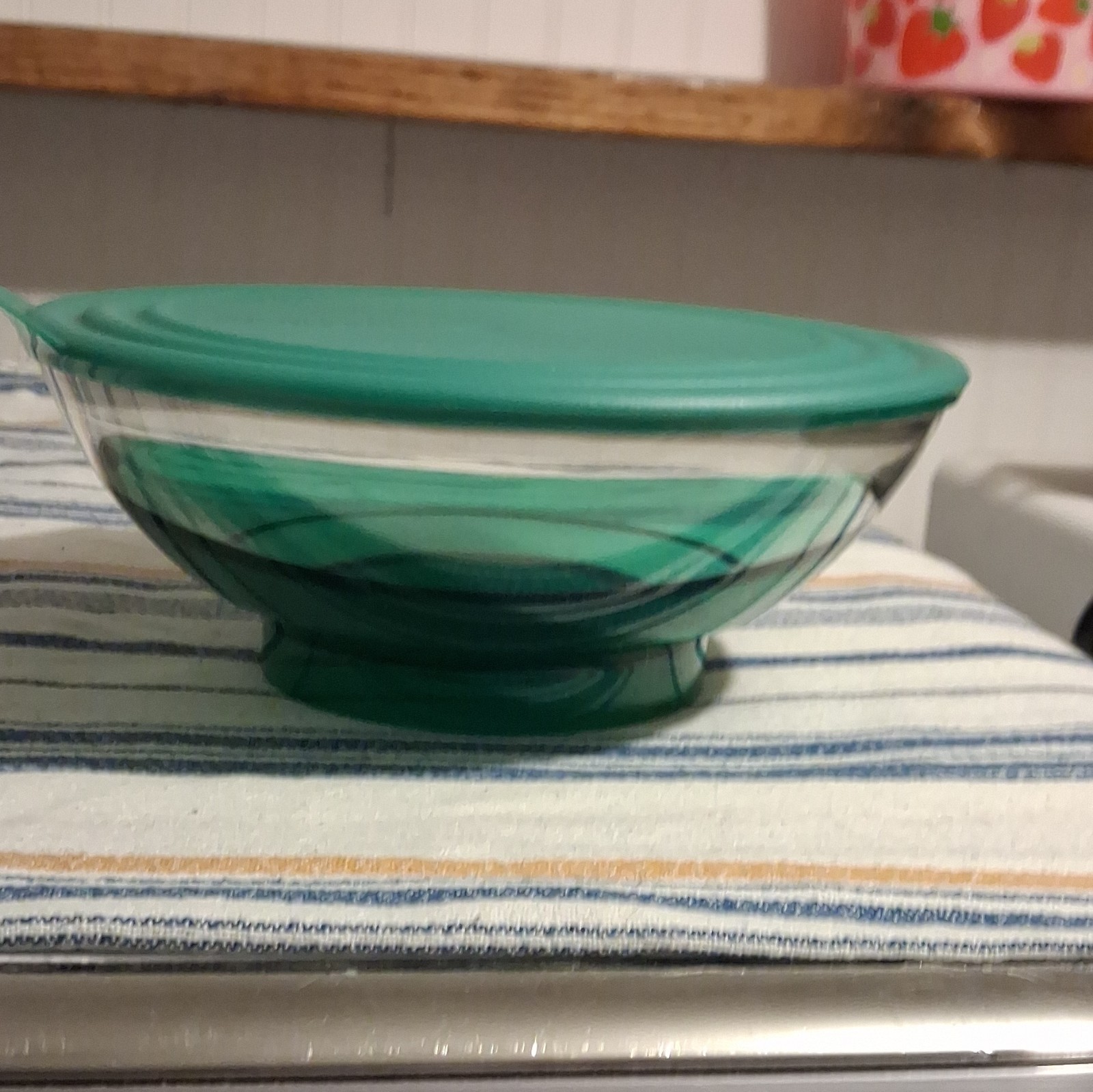 Tupperware Round Bowl w/ Green Snap Lid, Clear/Green, 1 qt, 2pc Set