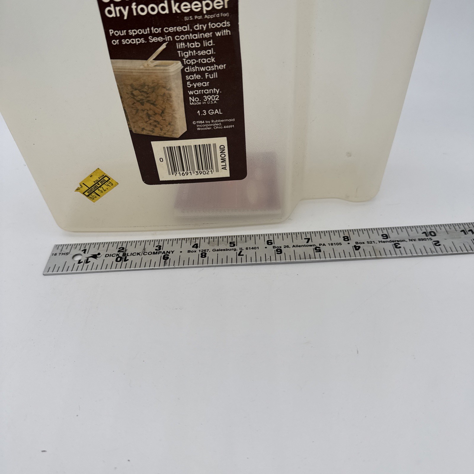 1984 Rubbermaid Cereal Storage Keeper Servin’ Saver Dry Food Container New!