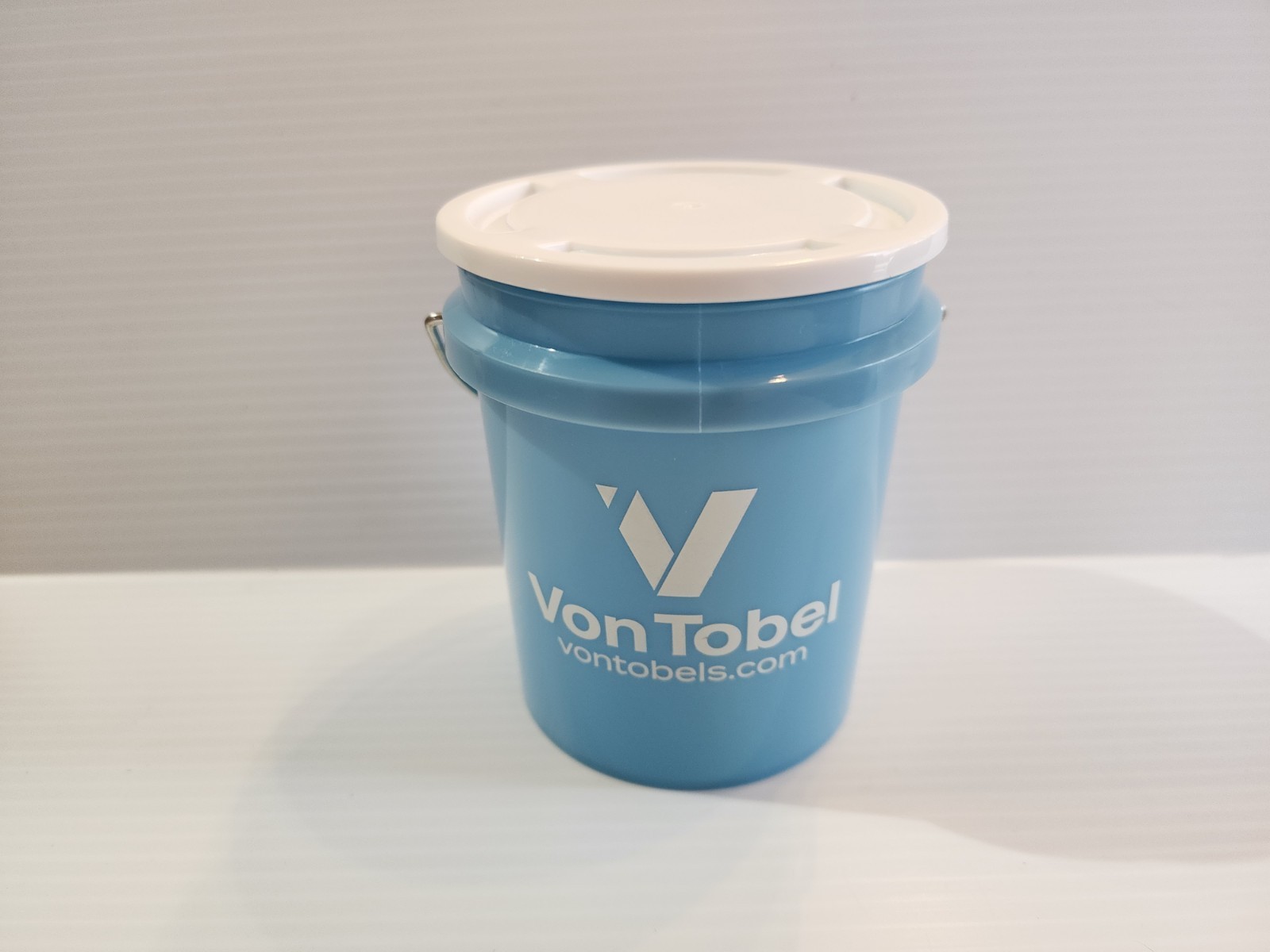 Von Tobel 4″ Tall Mini Bucket Blue With Lid Rare VHTF Fast Shipping