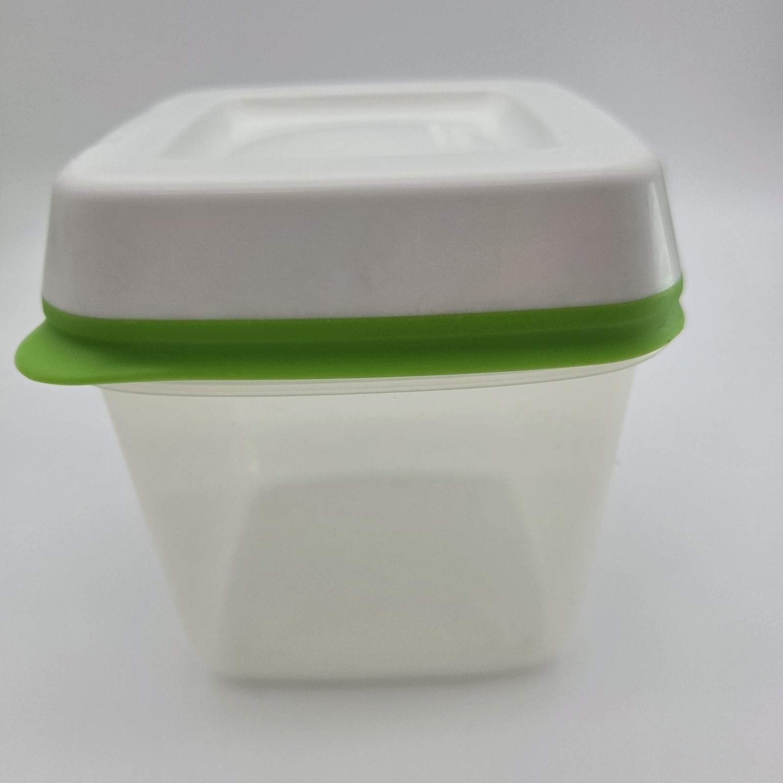 Rubbermaid FreshWorks Containers Produce Saver Vented Lids 6.3 Cups Set Of 2