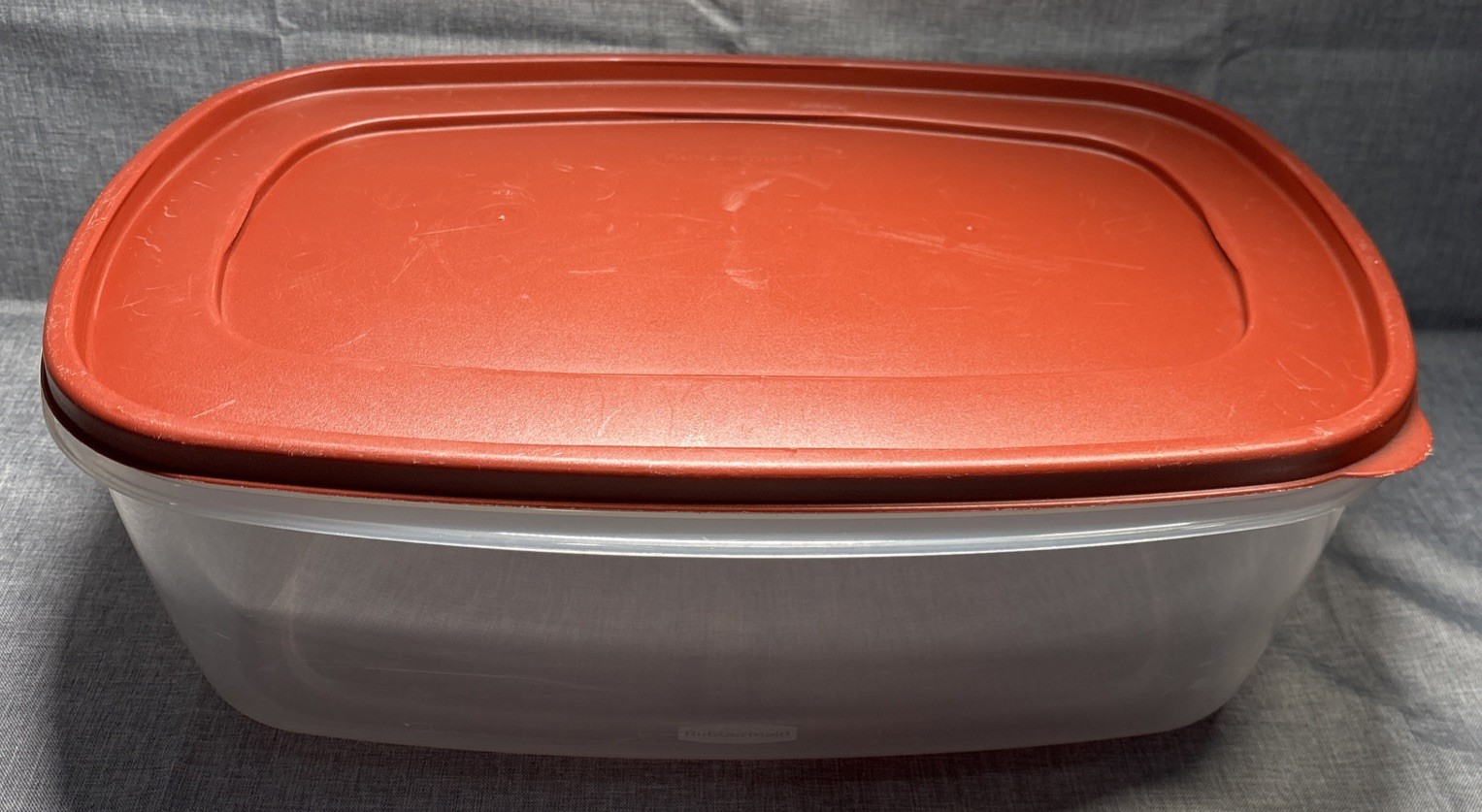 Large Rubbermaid Clear Food Storage Container 40 Cup Red Lid 17 x 11 x 5.5″ USA