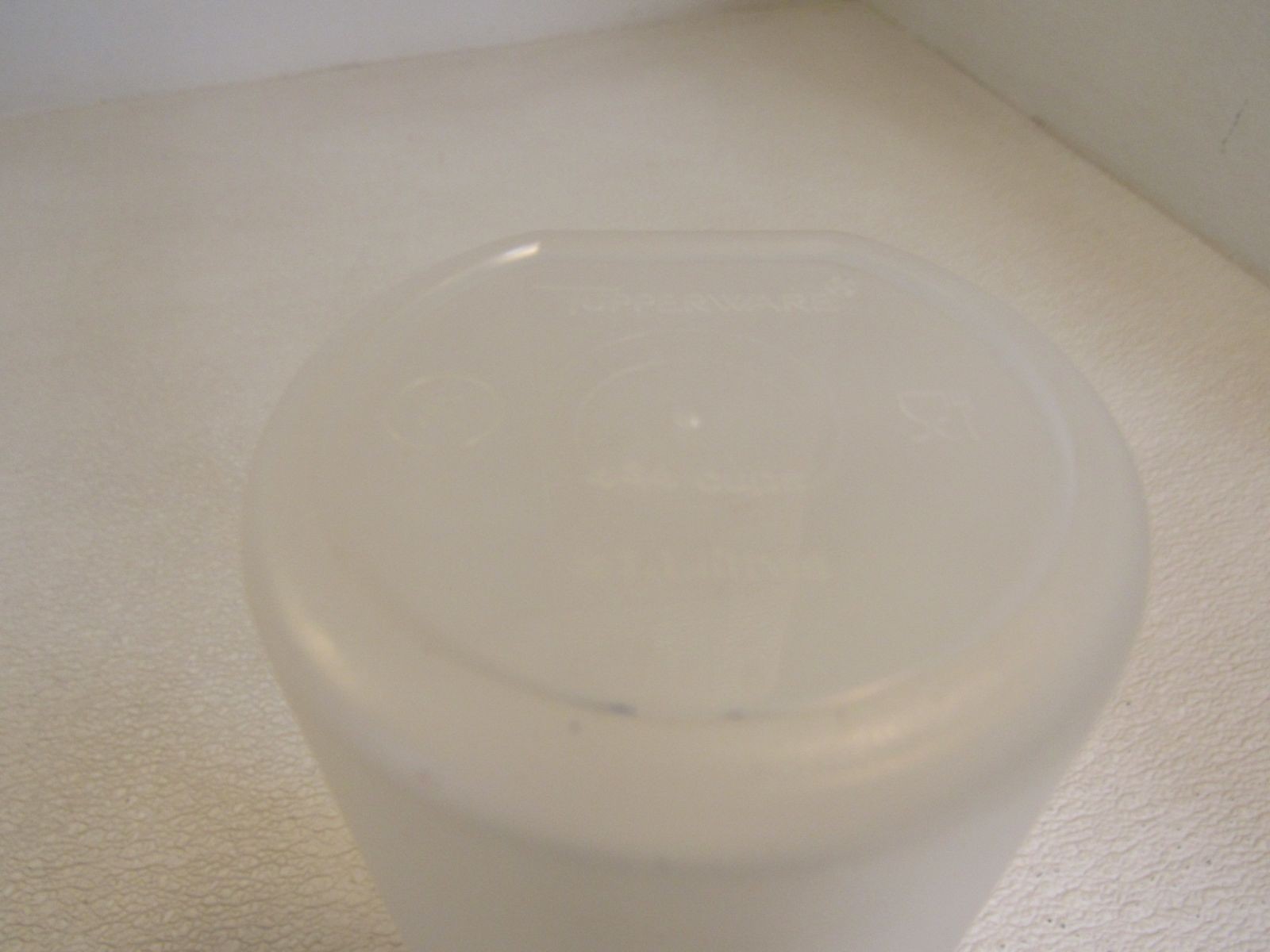 Tupperware Spaghetti Dispenser Modular Mates Frost/Navy 4-3/4-C 1.1-L 1661-8