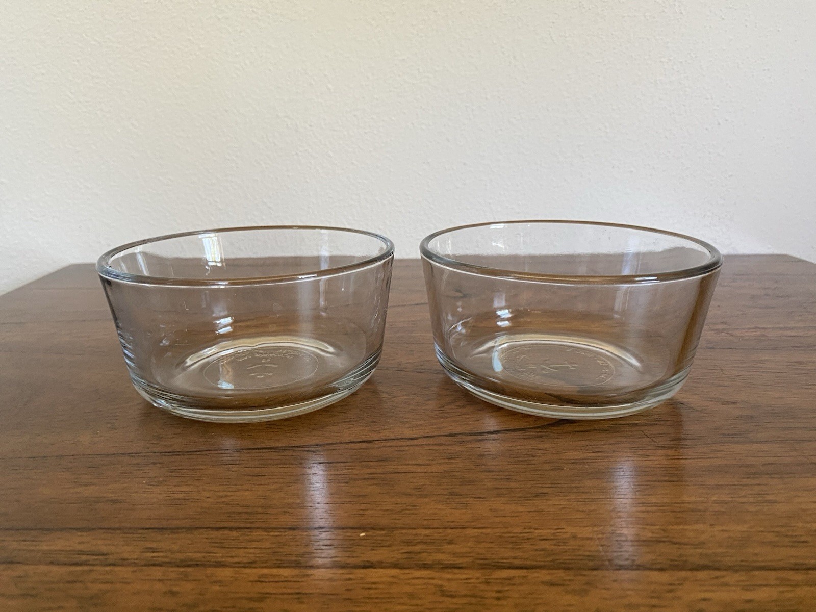 Anchor Hocking 2 Cup Round Clear Glass Bowls w/ Red Snap Lid 3pc Set