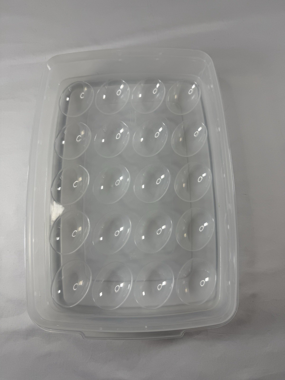Rubbermaid Servin’ Saver #7 Deviled Egg Keeper Container White Lid