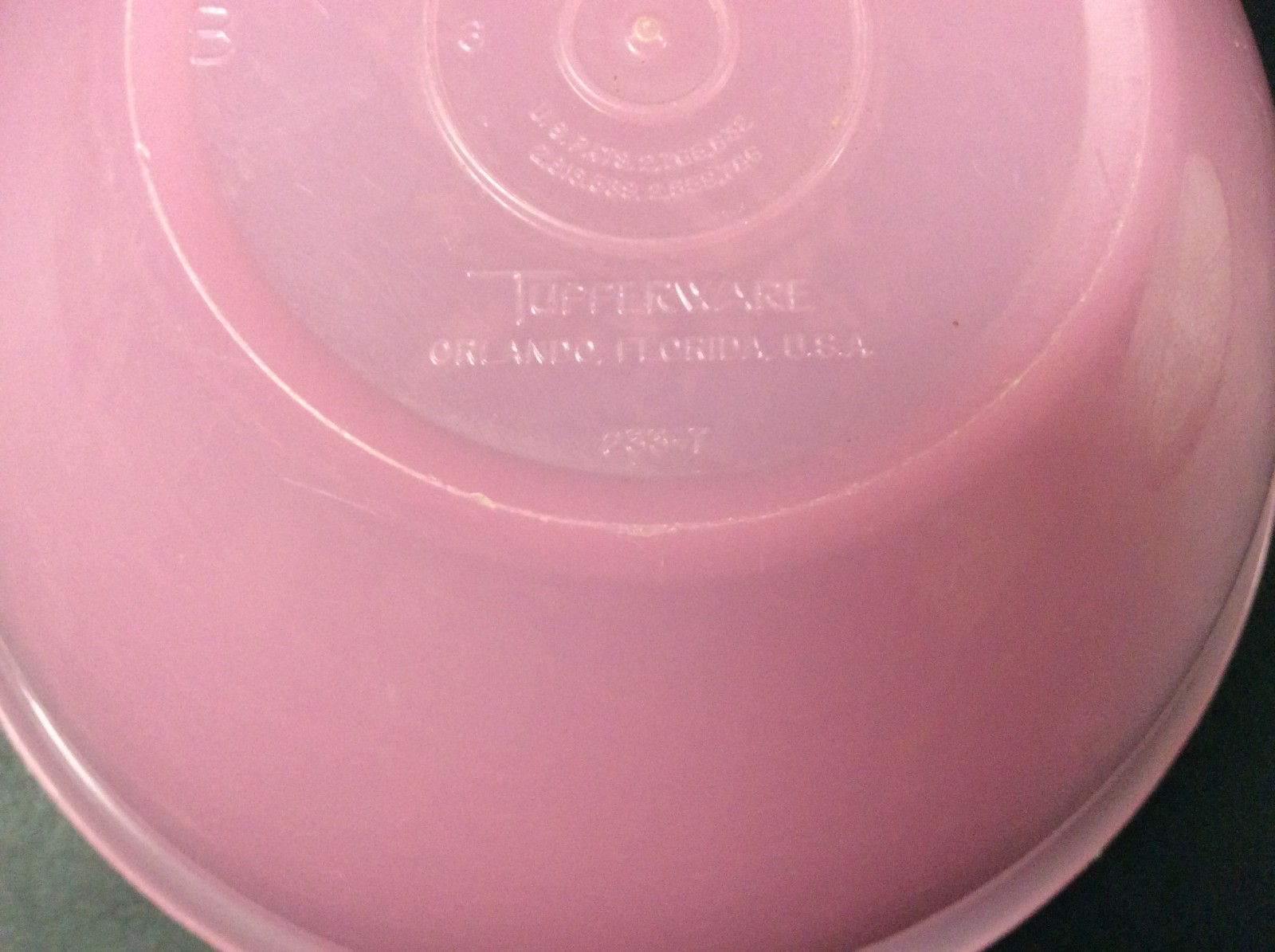 Tupperware 233-7 Pink Wonderlier Mixing Bowl with 238-26 Sheer Lid (Good)