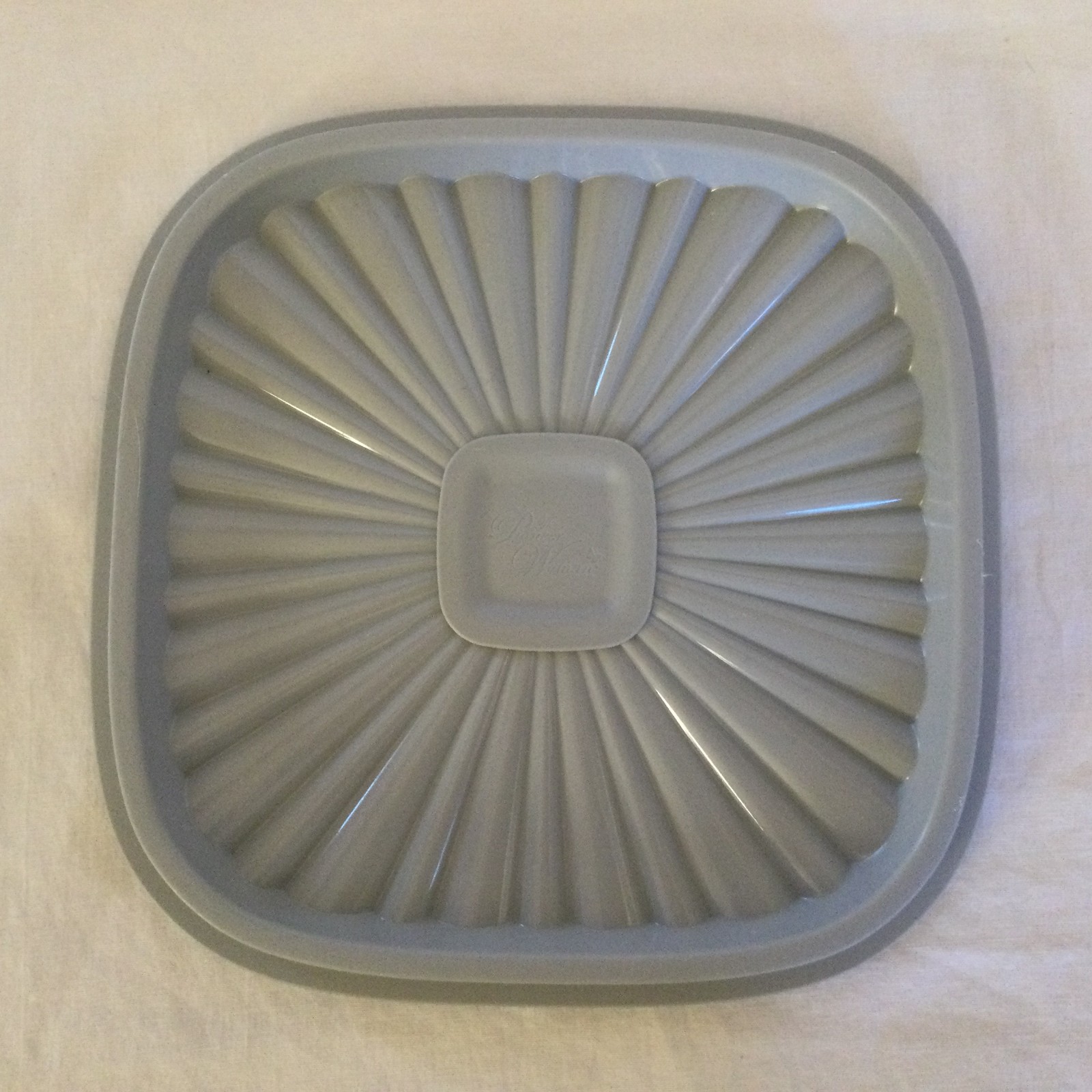 The Pioneer Woman Square Replacement Lid Storage Container Gray
