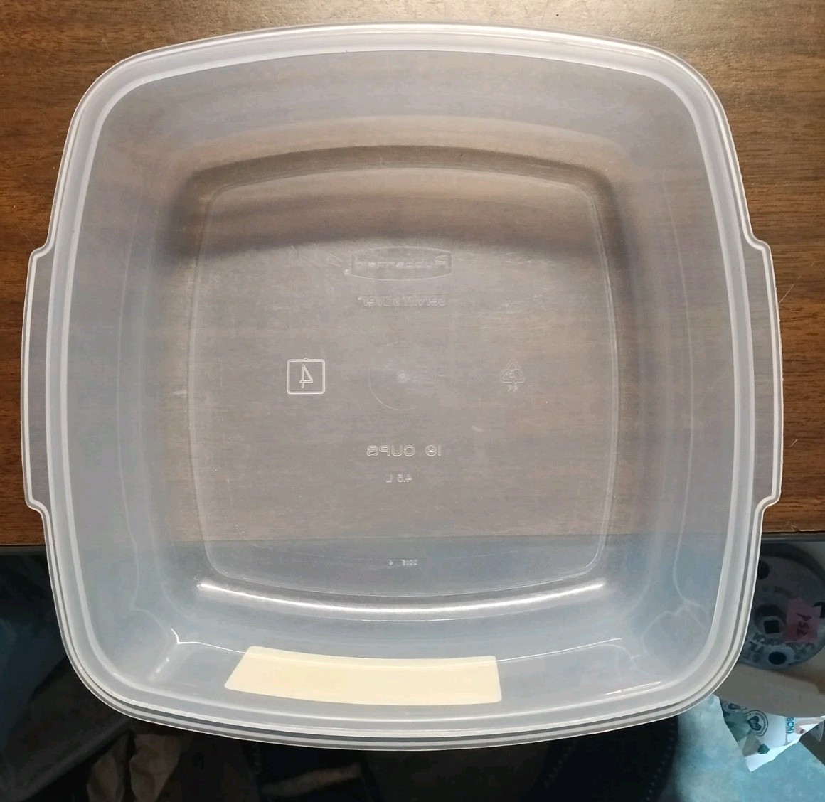 Rubbermaid Servin Saver #4 Storage Container Square Almond Lid 19 Cups USA