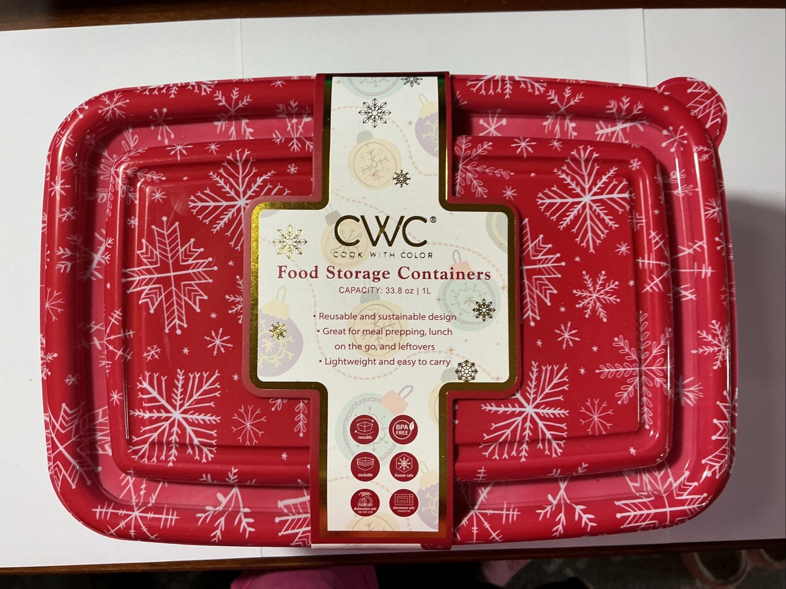 CWC Food Storage Containers 33.8 oz White Snow Flakes Christmas Cook With Color
