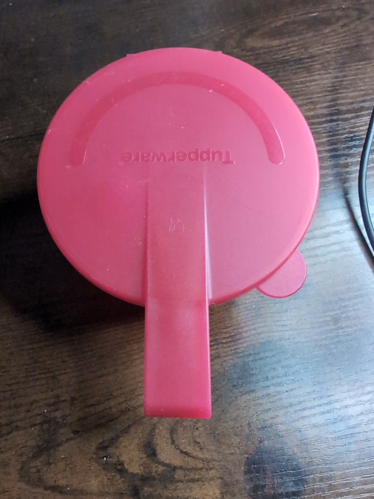 5105 Tupperware Forget Me Not Onion/Tomato Hanging Keeper – Red 5105A