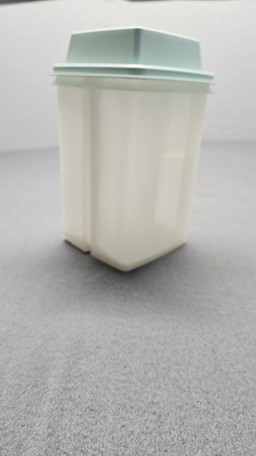 Vintage Tupperware Square-R-Round Container 1640-1 with Drainer Insert & Seal