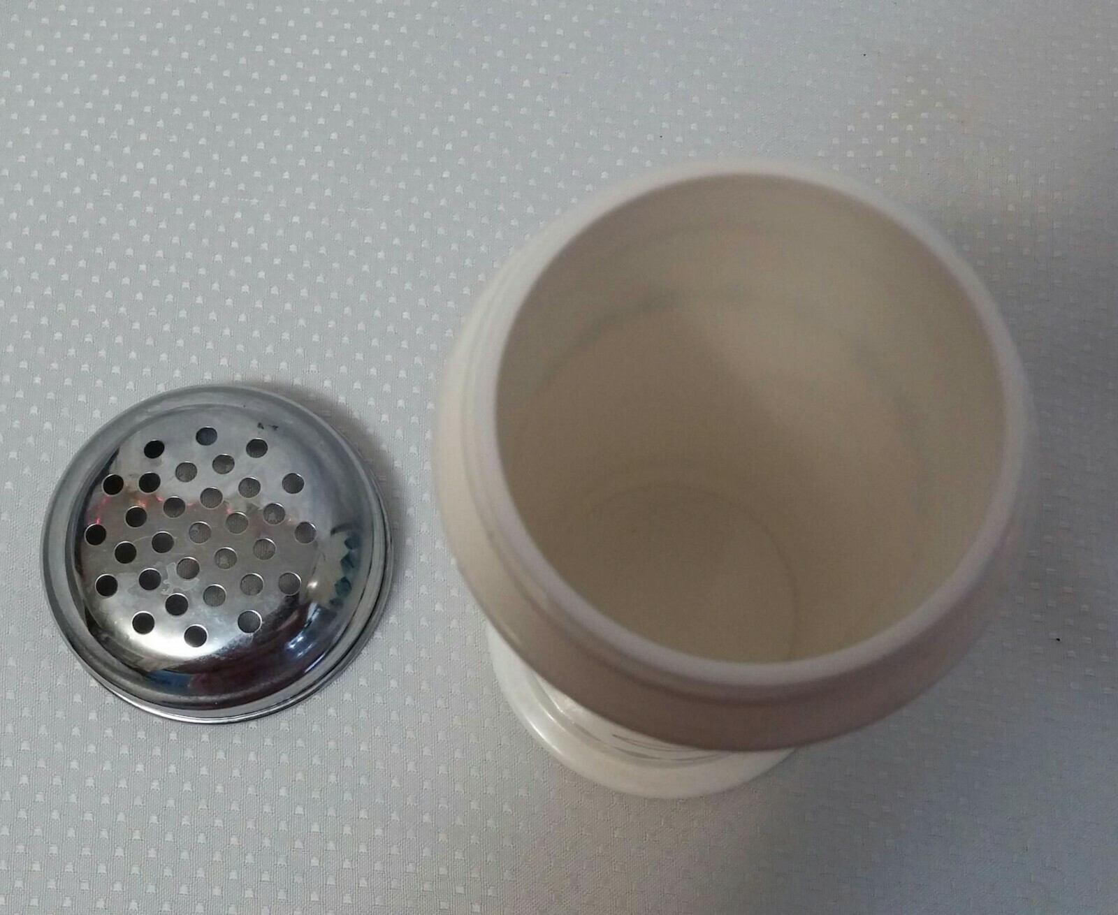 Cute Vintage 1995 Parmesan Cheese Shaker*Italian Chef Design*Plastic*Metal Lid