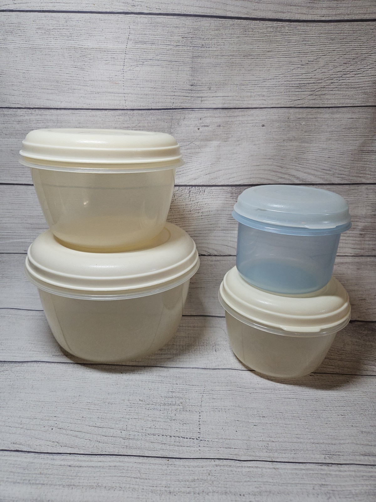 Rubbermaid Servin Saver 4-Container Set with Lids- Small Containers -1980s