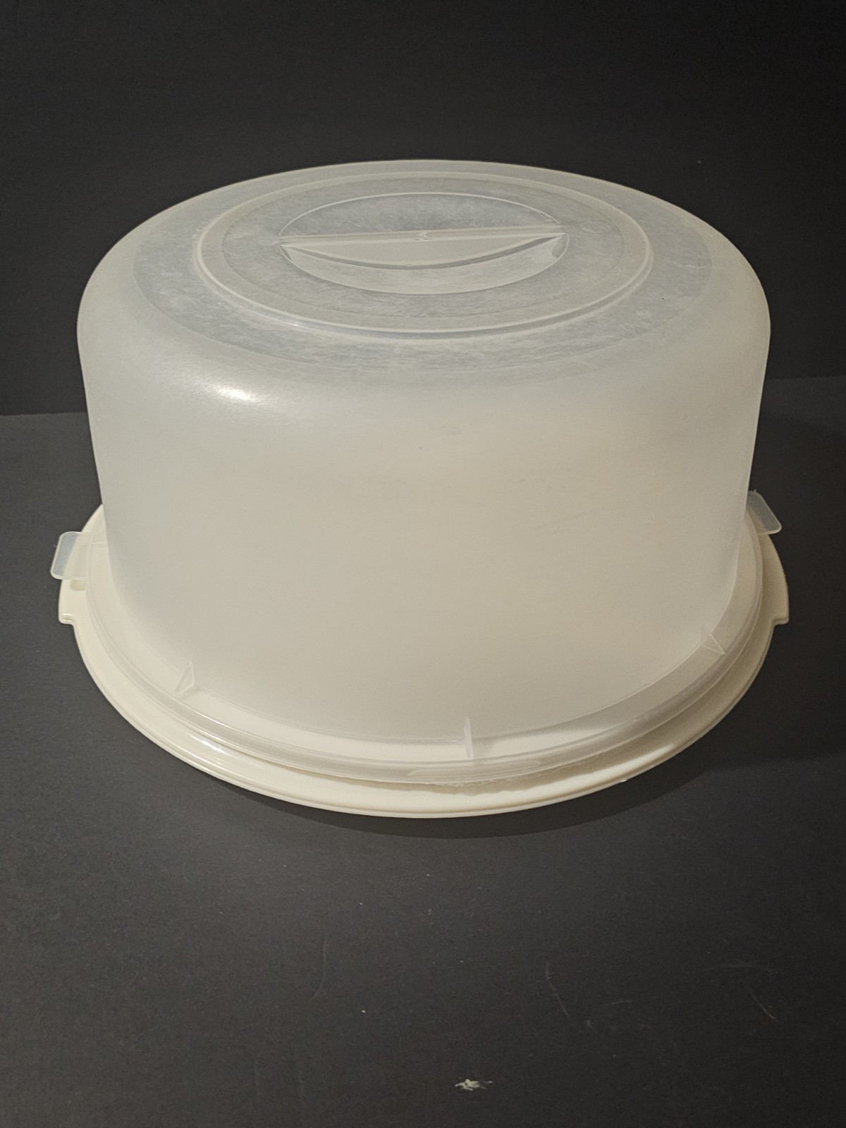 Vintage Rubbermaid Servin’ Saver Cake Keeper 12″ Rare Flat-Handle Dome Lid