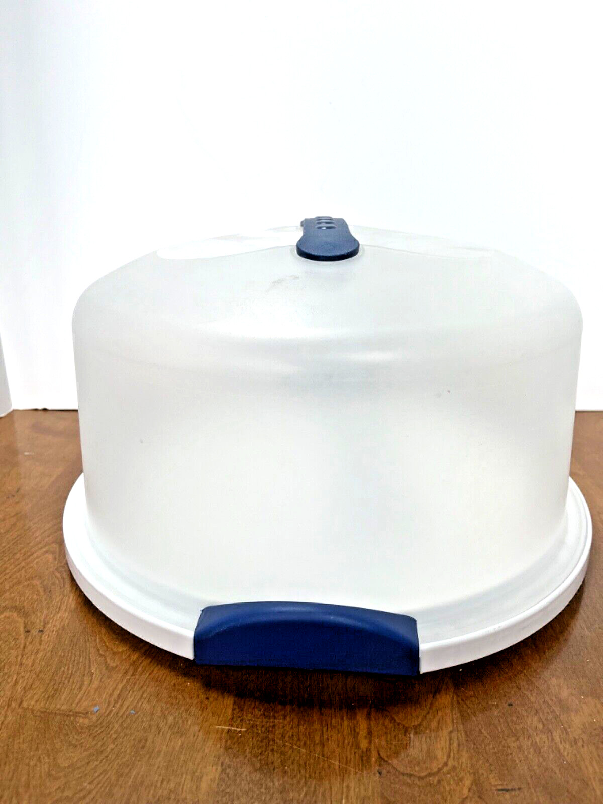 Sterilite Cake Server Holds 12” Round Cake Carrier With Lid Cover Handle Blue
