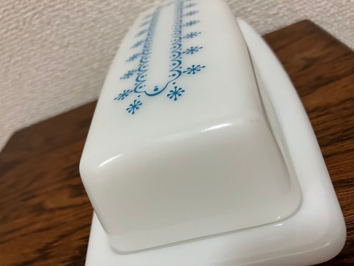 Old Pyrex Snowflake Print Vintage Kitchen Container