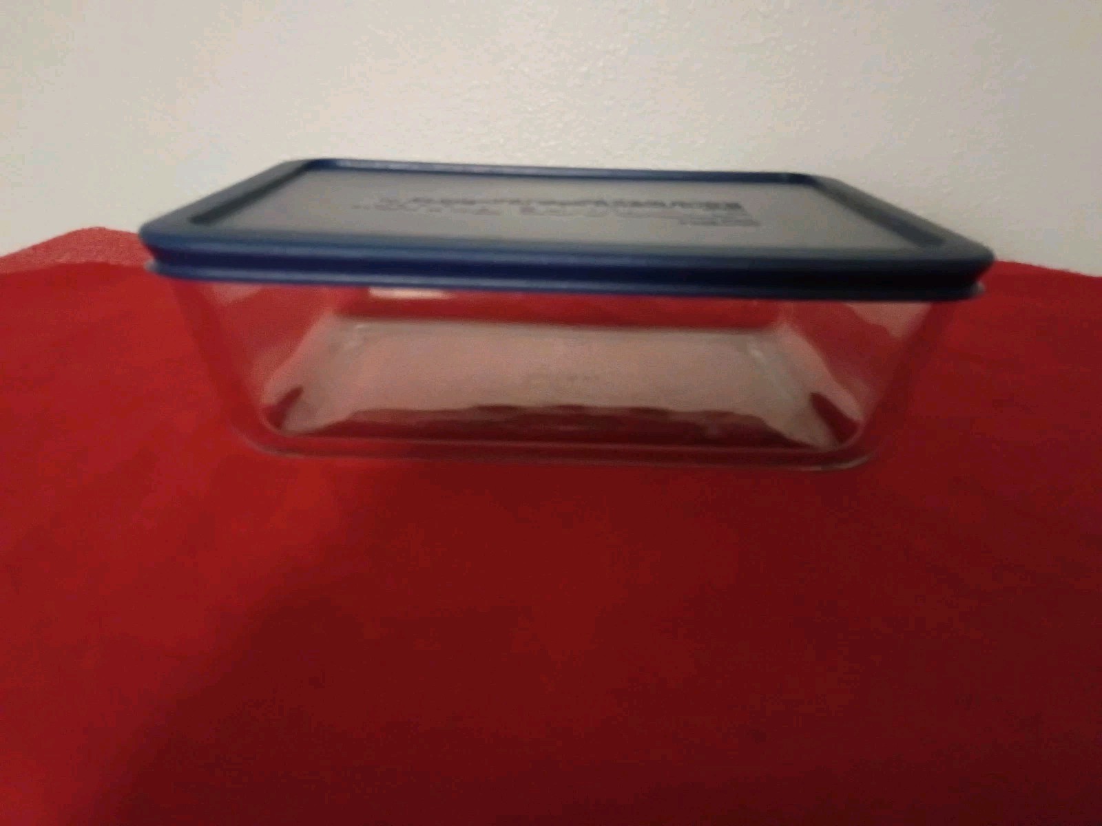 Pyrex 11 cup / 2.75 qt clear glass food storage container 7212 with Lid