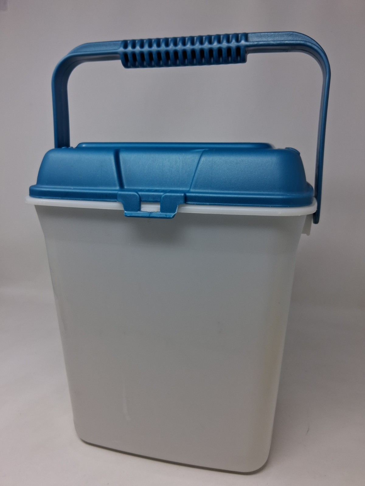 VTG Rubbermaid Tide Detergent Storage Container Lid Handle