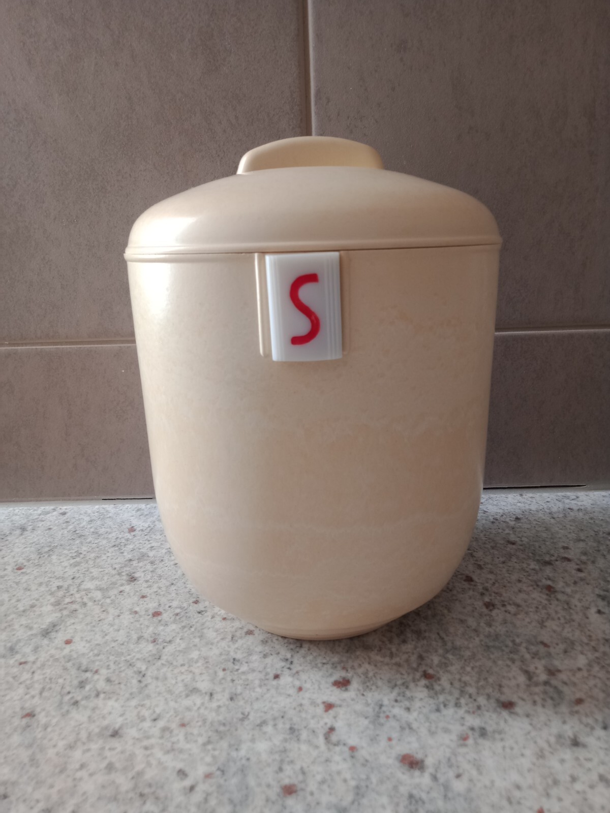 Duperite. Bakelite Sugar Container. Made In Australia. C: 1kg to 1.5kg.