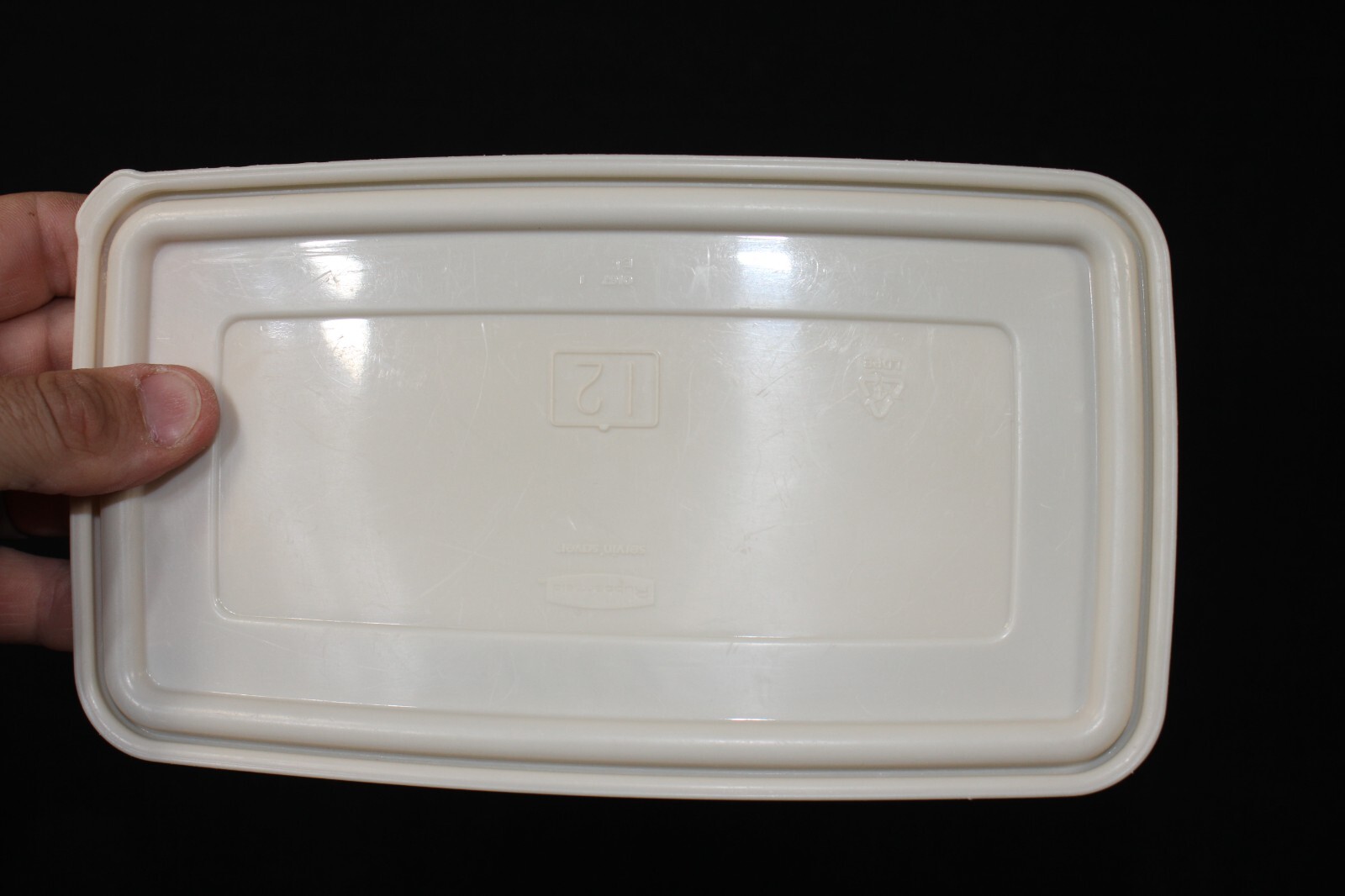 Rubbermaid Servin Saver #12 Rectangle Almond Replacement Lid Seal Cover 0167 EUC