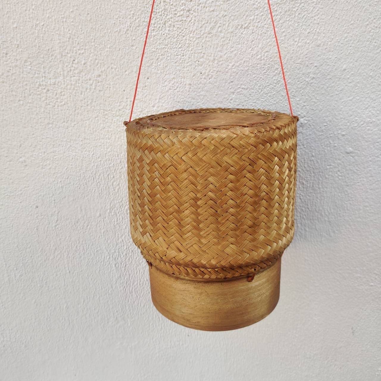 Sticky rice basket made from bamboo Comes with a cloth to put the sticky rice in