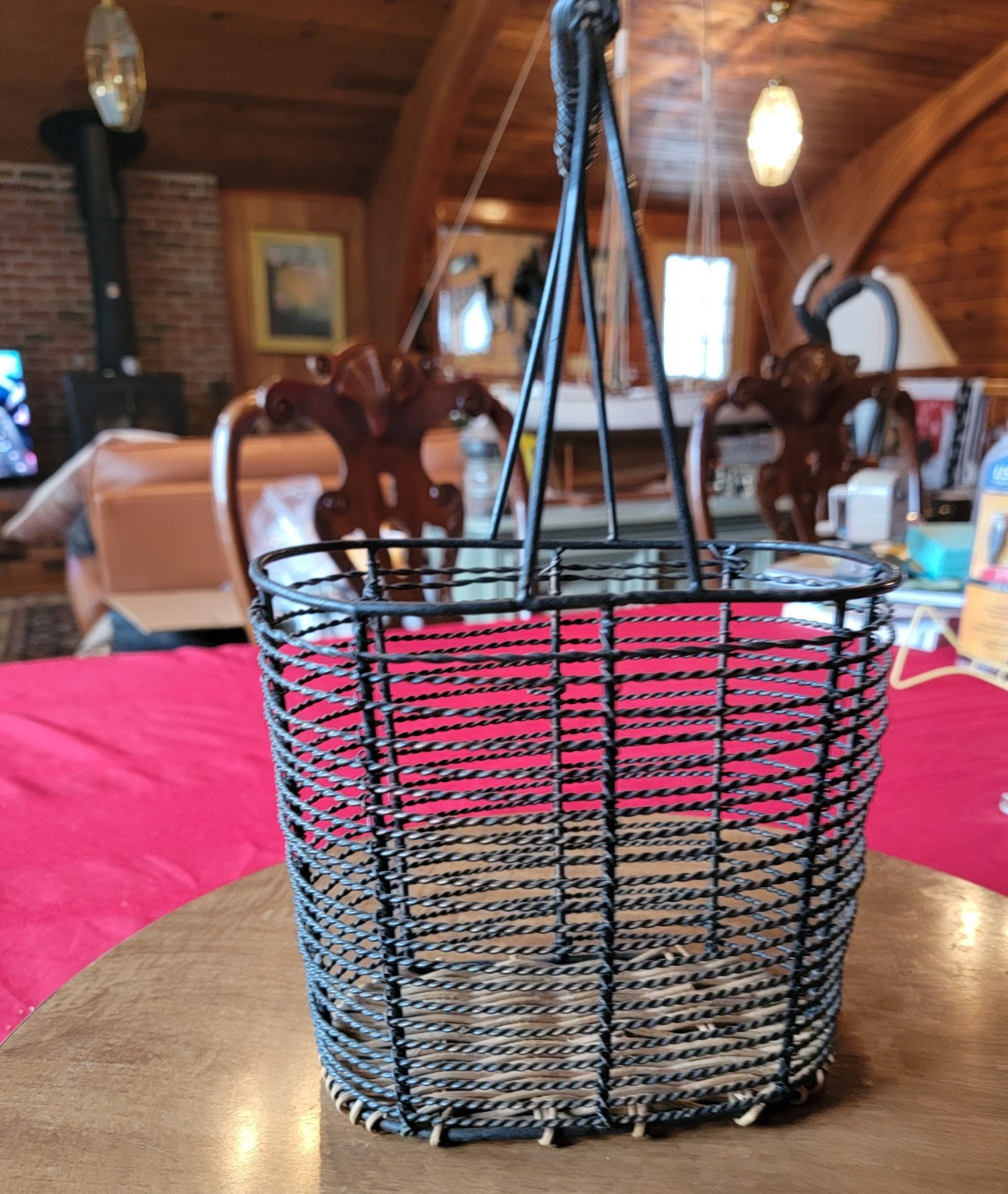 Rustic Oval Wire Basket with Wicker/Wood Base – Home Decor GB39