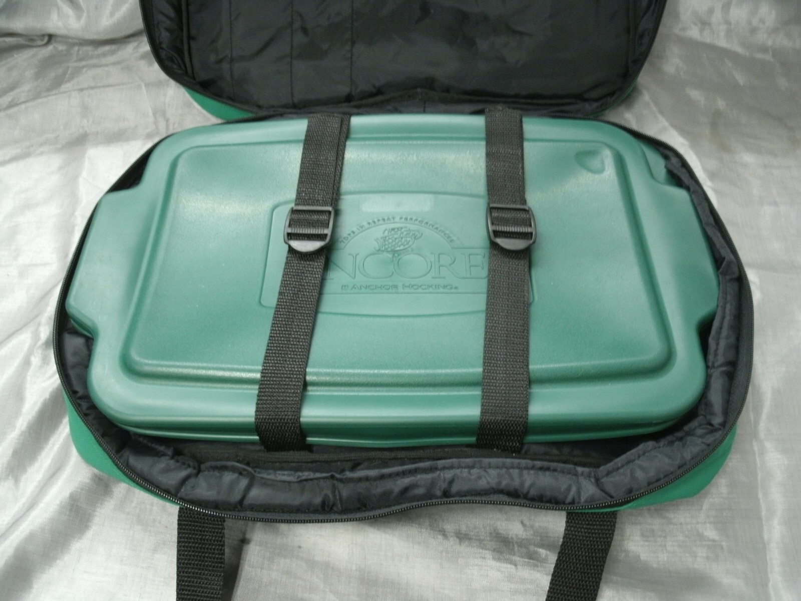 Carry Outs Insulated Hot Cold Carrier Anchor Hocking 9×13 Baking Dish w/Lid USA