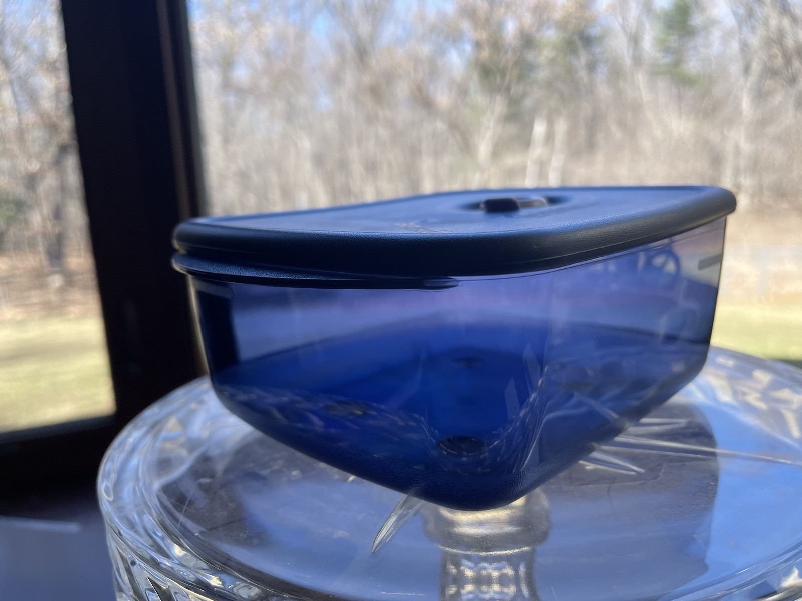 New Tupperware Vent And Serve Container- 4 c